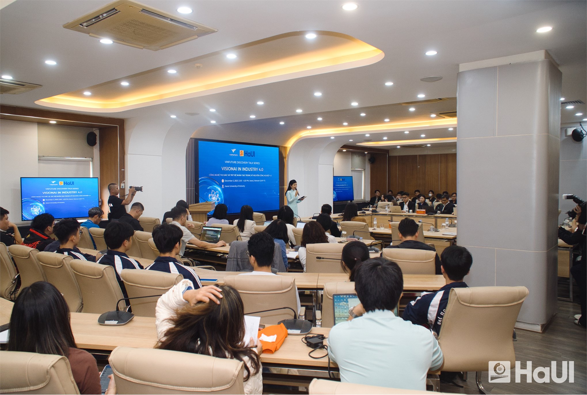 Hội thảo “VisionAI in Industry 4.0” - Từ nghiên cứu tiên tiến đến ý tưởng AI vì cộng đồng của sinh viên SICT