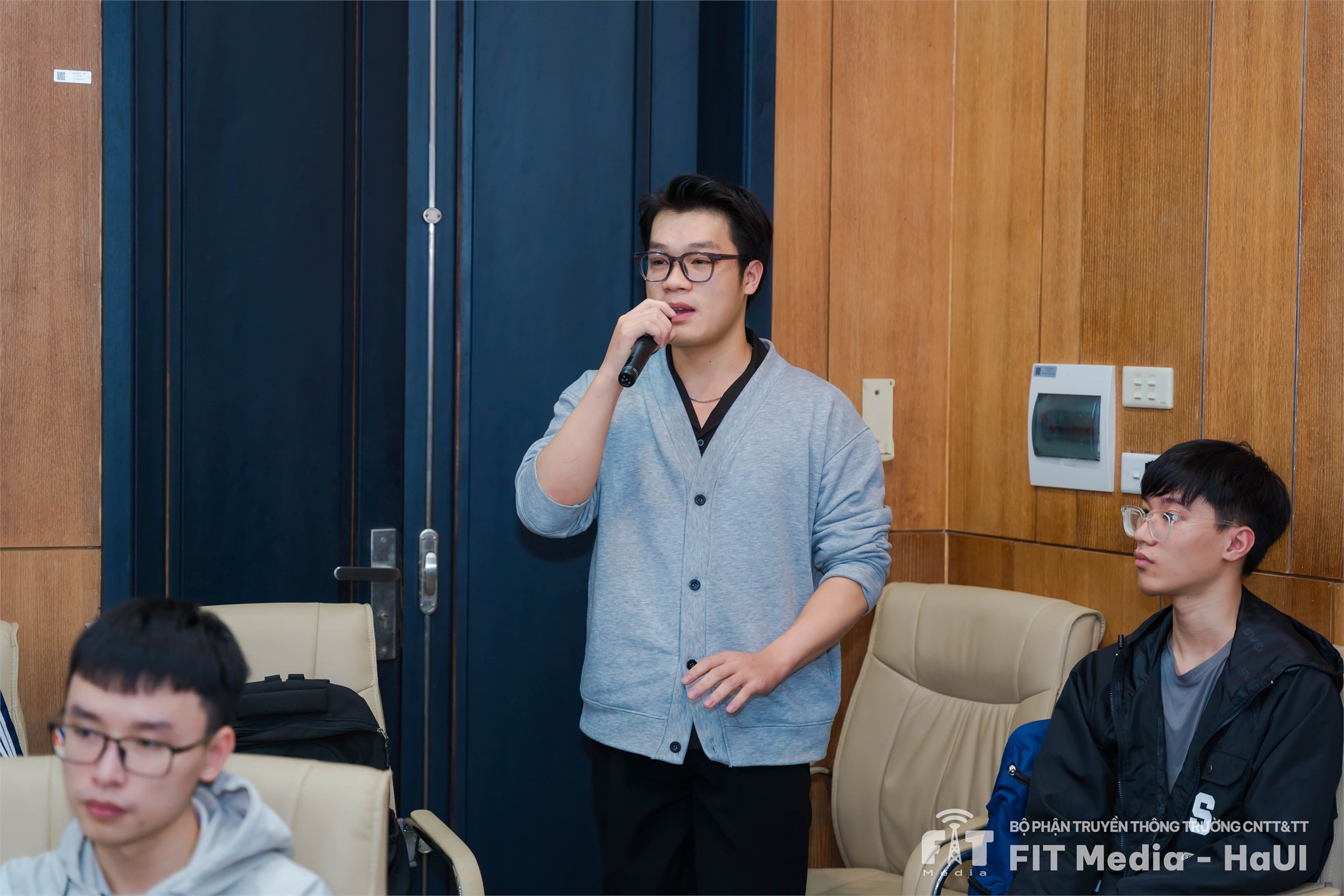 Hội thảo “VisionAI in Industry 4.0” - Từ nghiên cứu tiên tiến đến ý tưởng AI vì cộng đồng của sinh viên SICT