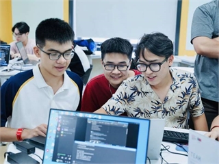 Đào tạo Khoa học Máy tính bằng tiếng Anh – Lợi thế cạnh tranh trong hội nhập quốc tế