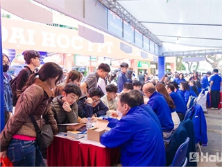 Gian tư vấn SICT – HaUI thu hút đông đảo học sinh tại Ngày hội Tư vấn tuyển sinh – Hướng nghiệp 2026