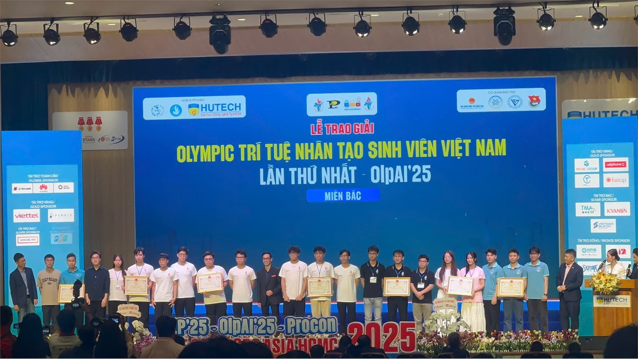 Chúc mừng đội thi HaUI_Submission