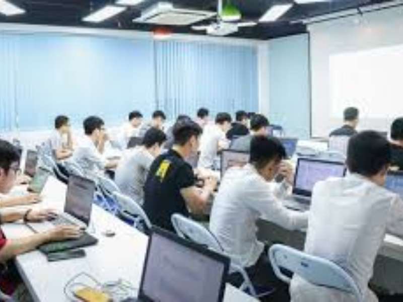 Triết lý đào tạo và định hướng ứng dụng của chương trình Khoa học Máy tính (tiếng Anh) tại HaUI