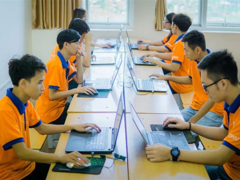 Chương trình Khoa học Máy tính (đào tạo bằng tiếng Anh) tại HaUI dưới góc nhìn chuẩn kiểm định ABET