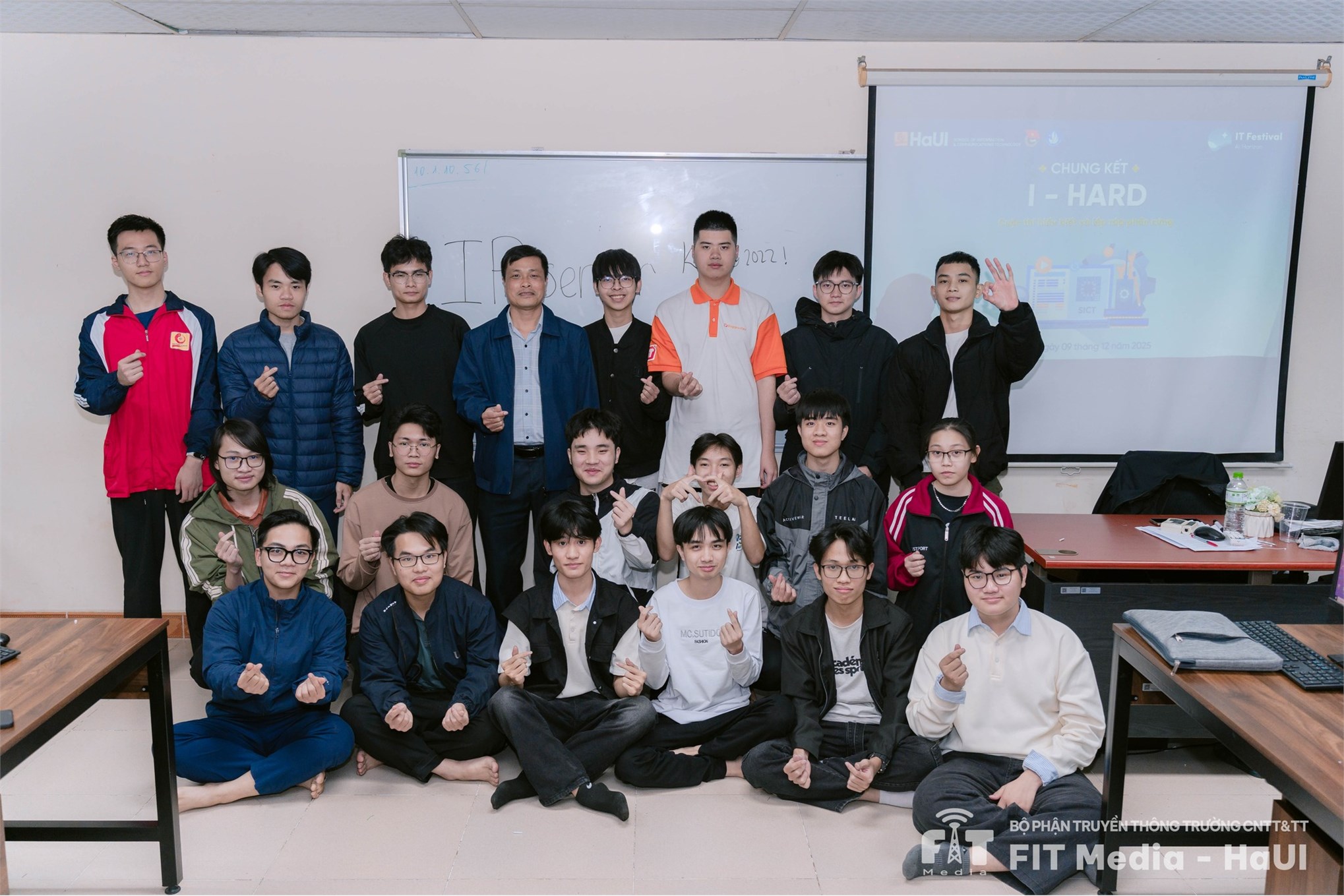 Chung kết cuộc thi tìm hiểu và lắp ráp phần cứng I-HARD: Sôi nổi, kịch tính và bùng nổ tinh thần công nghệ