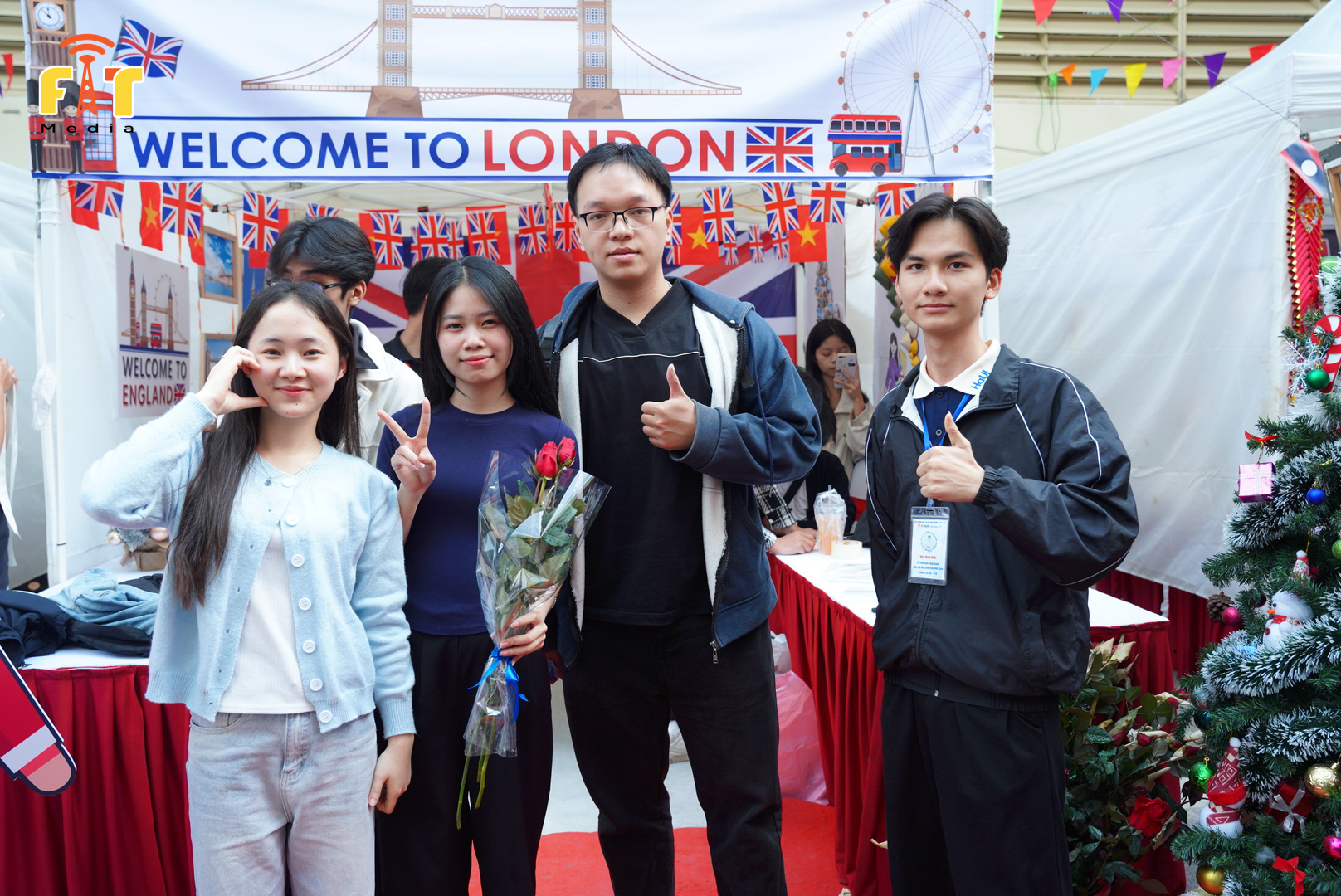 Sinh viên SICT-HaUI tái hiện bản sắc văn hóa nước Anh tại Giao lưu Văn hóa Quốc tế 2025