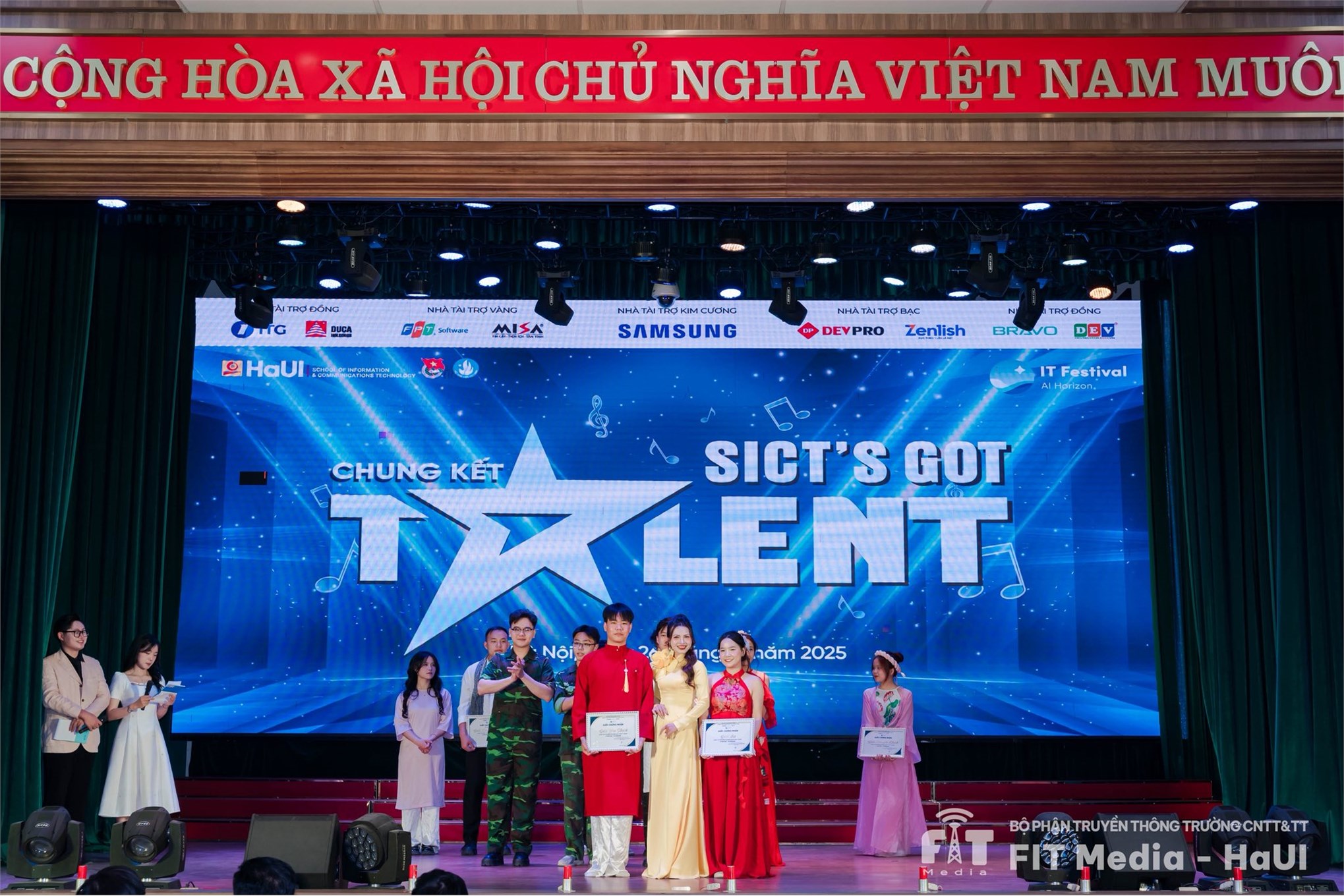 Tổng kết Gala IT Festival – AI Horizon: Hành trình của đam mê, sáng tạo và khát vọng bứt phá