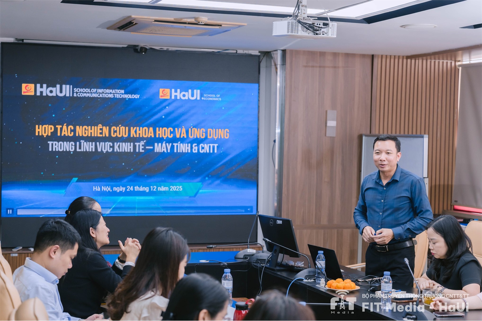 Họp trao đổi hợp tác nghiên cứu liên ngành CNTT – Kinh tế, Tài chính và Quản trị: Mở rộng kết nối, thúc đẩy ứng dụng thực tiễn