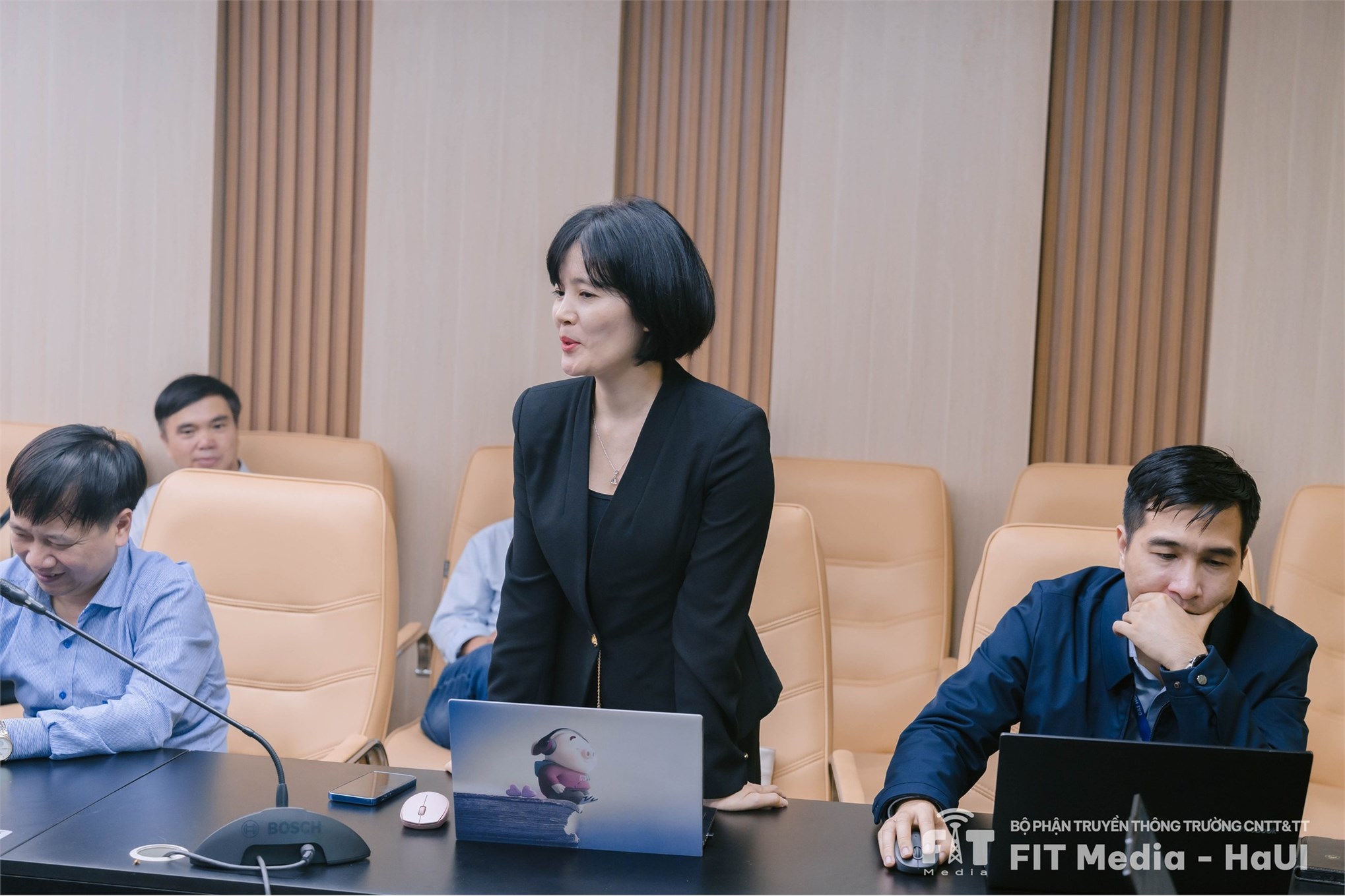 Họp trao đổi hợp tác nghiên cứu liên ngành CNTT – Kinh tế, Tài chính và Quản trị: Mở rộng kết nối, thúc đẩy ứng dụng thực tiễn