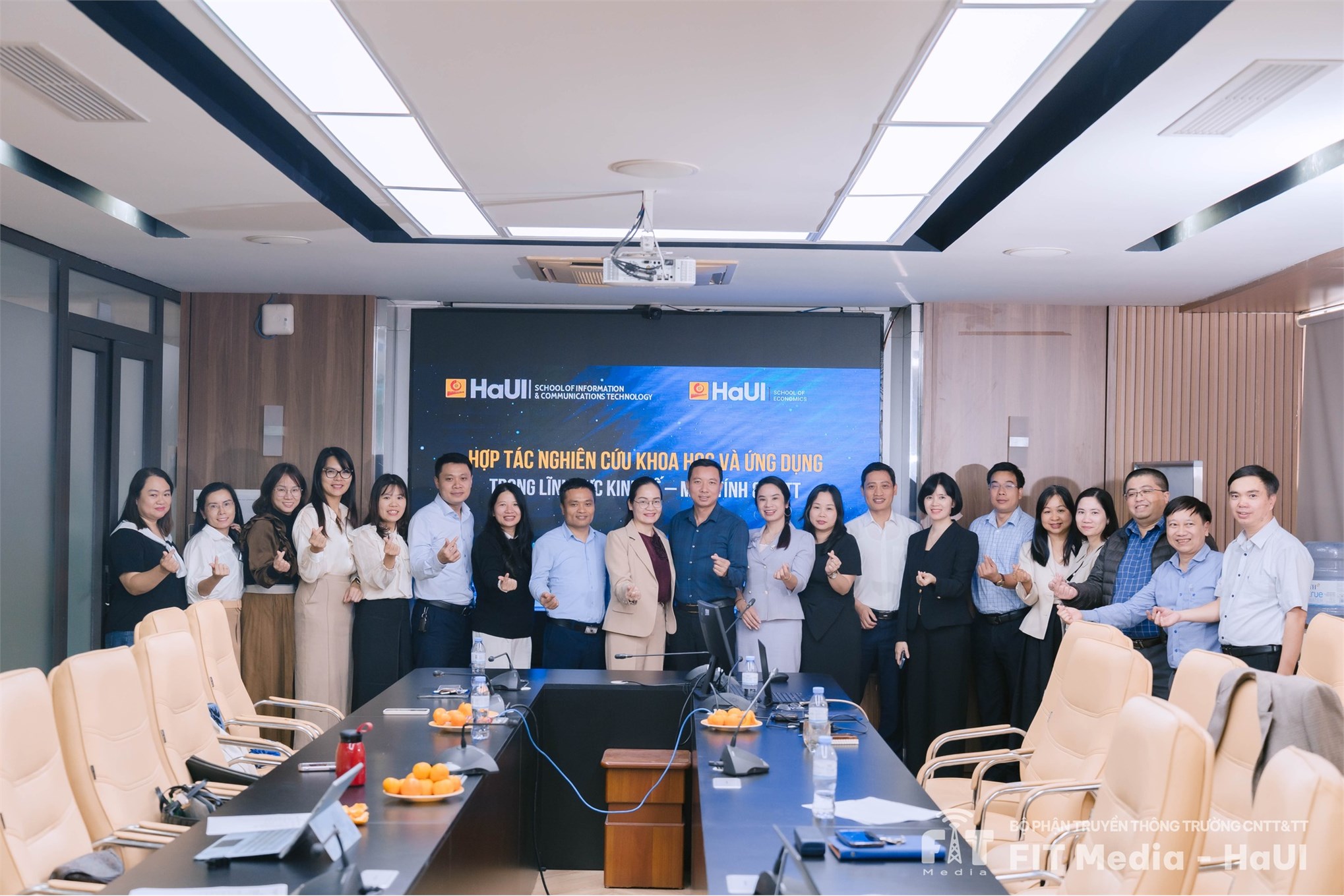 Họp trao đổi hợp tác nghiên cứu liên ngành CNTT – Kinh tế, Tài chính và Quản trị: Mở rộng kết nối, thúc đẩy ứng dụng thực tiễn