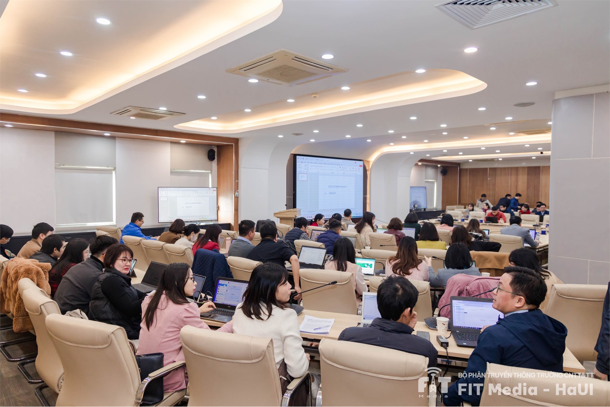 Đại học Công nghiệp Hà Nội tổ chức tập huấn ứng dụng AI trong giảng dạy và đánh giá kết quả học tập