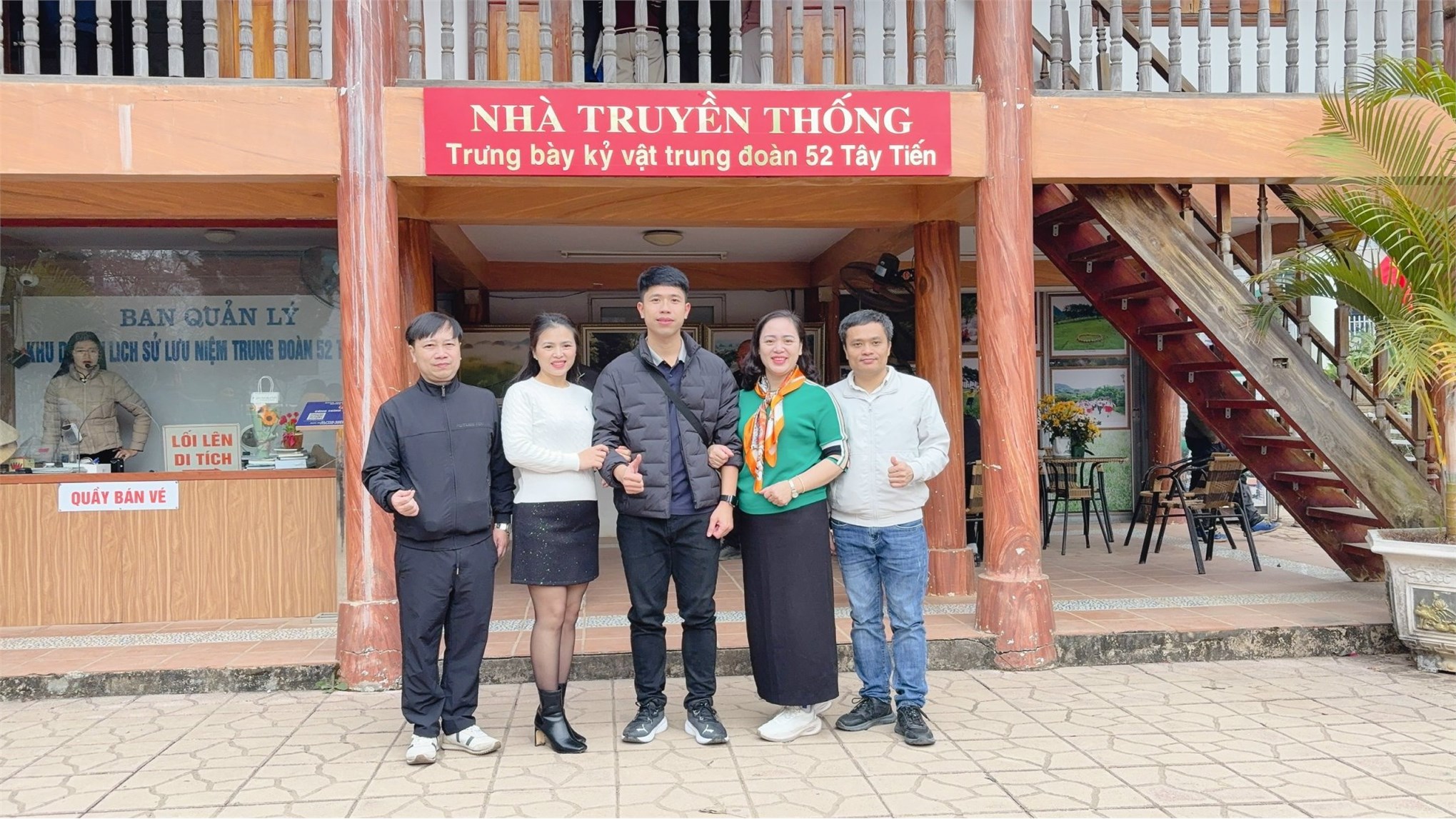 Đảng bộ bộ phận Trường CNTT&TT về nguồn tại Mộc Châu – Hành trình tri ân lịch sử, bồi đắp niềm tin cách mạng