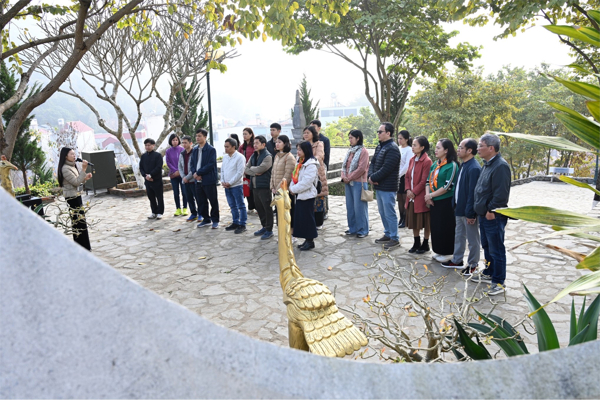 Đảng bộ bộ phận Trường CNTT&TT về nguồn tại Mộc Châu – Hành trình tri ân lịch sử, bồi đắp niềm tin cách mạng