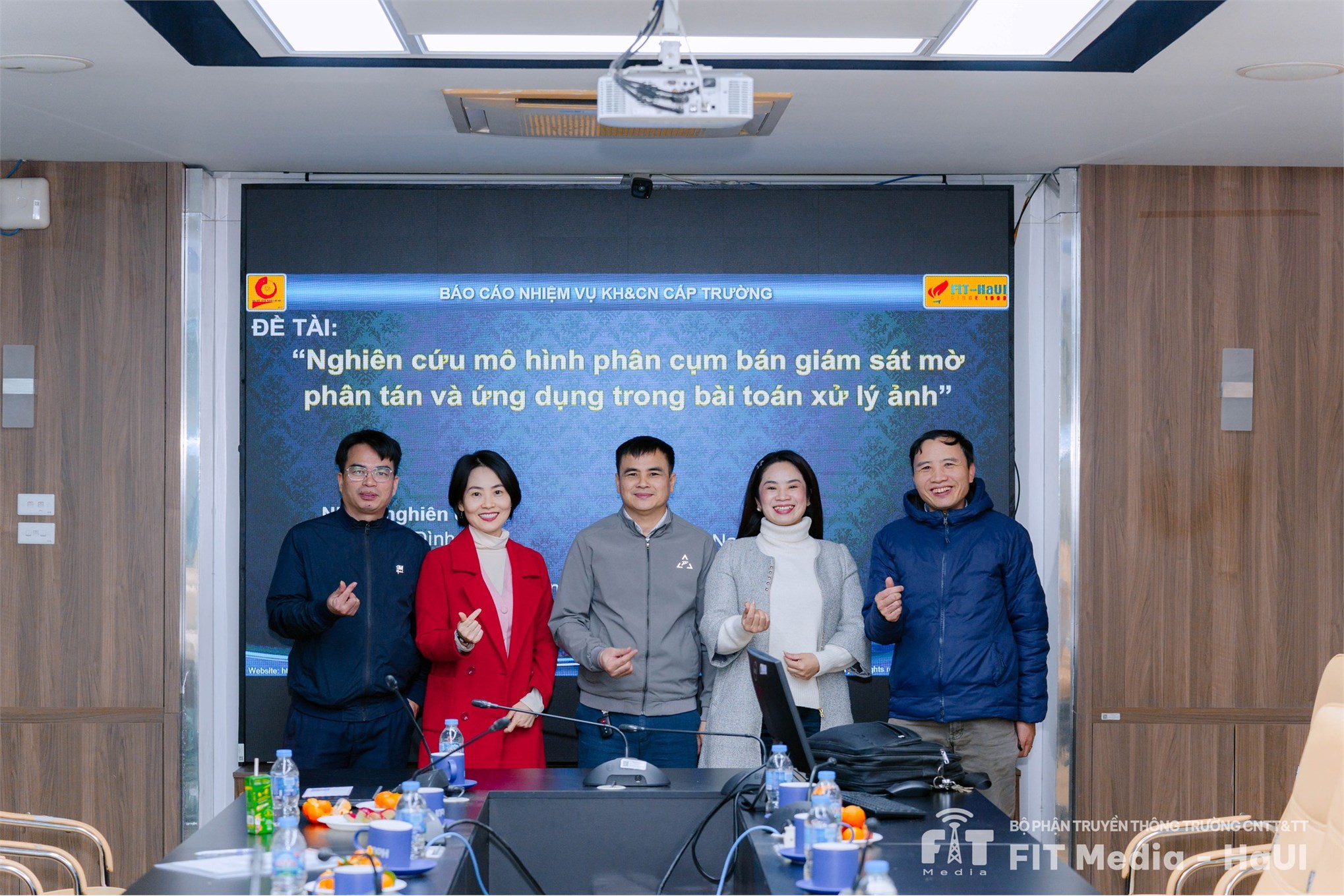 Nghiệm thu đề tài khoa học và công nghệ cấp đơn vị - Nghiên cứu mô hình phân cụm bán giám sát mờ phân tán và ứng dụng trong xử lý hình ảnh