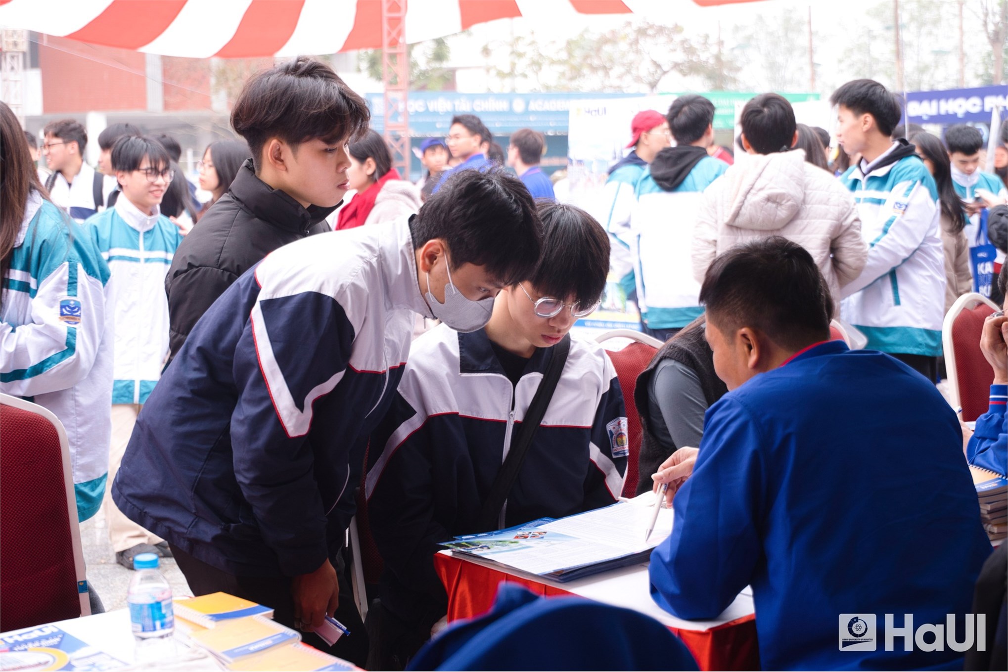 SICT đồng hành cùng học sinh Ninh Bình trong chương trình tư vấn tuyển sinh – định hướng nghề nghiệp 2026