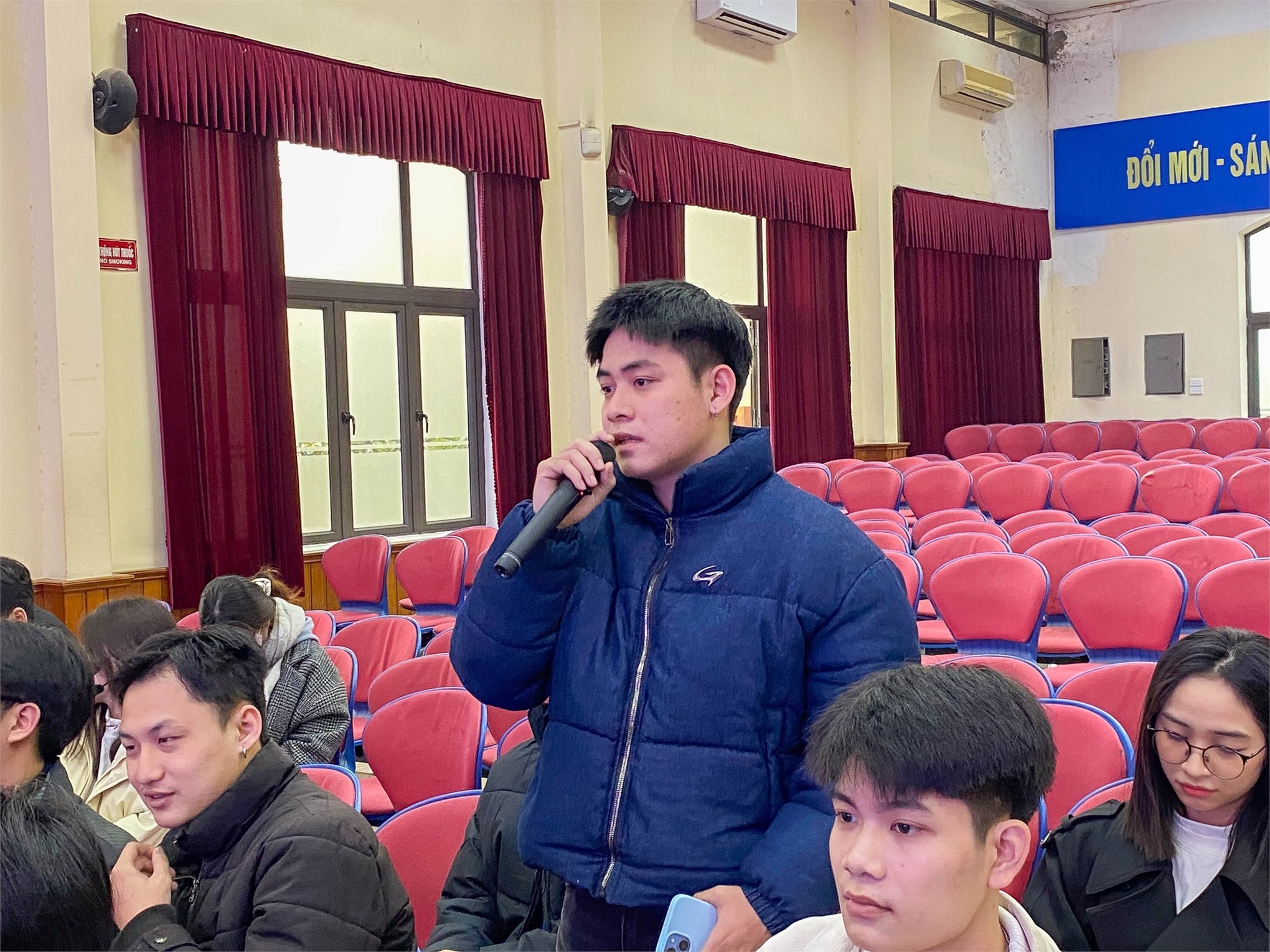 Hội nghị lớp trưởng, bí thư chi đoàn Trường CNTT & Truyền thông năm học 2025 – 2026: Tăng cường đối thoại, đồng hành cùng sinh viên