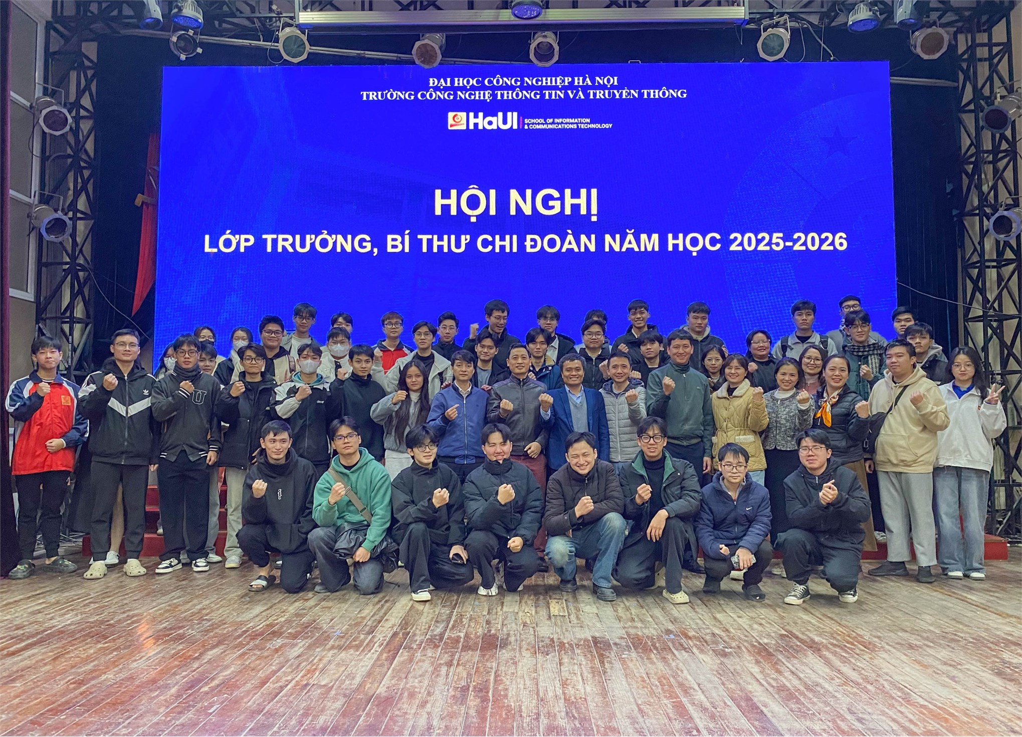 Hội nghị lớp trưởng, bí thư chi đoàn Trường CNTT & Truyền thông năm học 2025 – 2026: Tăng cường đối thoại, đồng hành cùng sinh viên