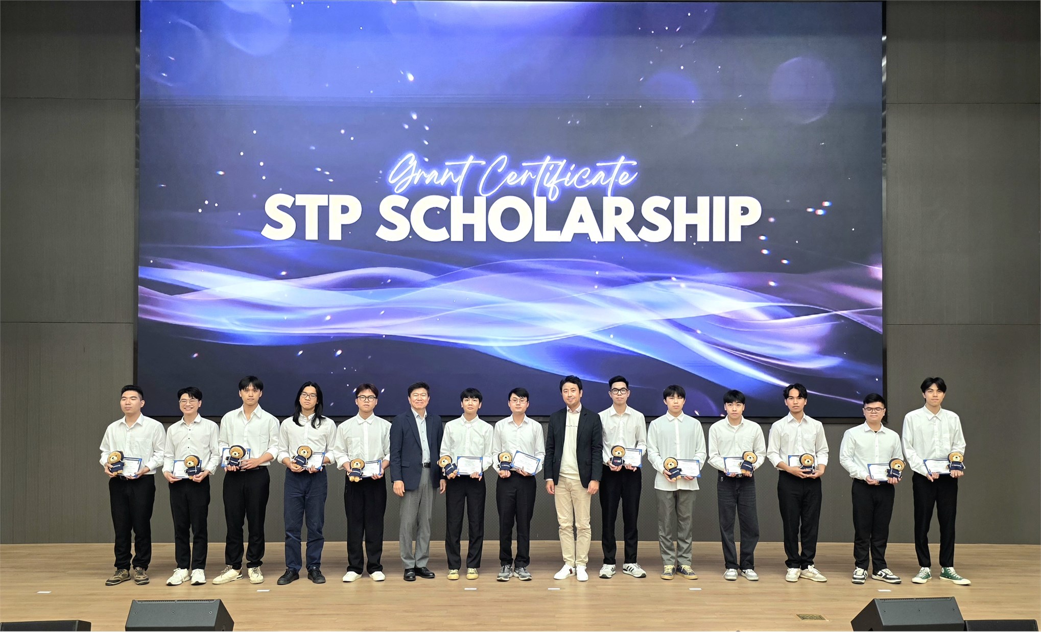 Sinh viên SICT–HaUI vinh dự nhận Học bổng Tài năng Samsung STP 2025