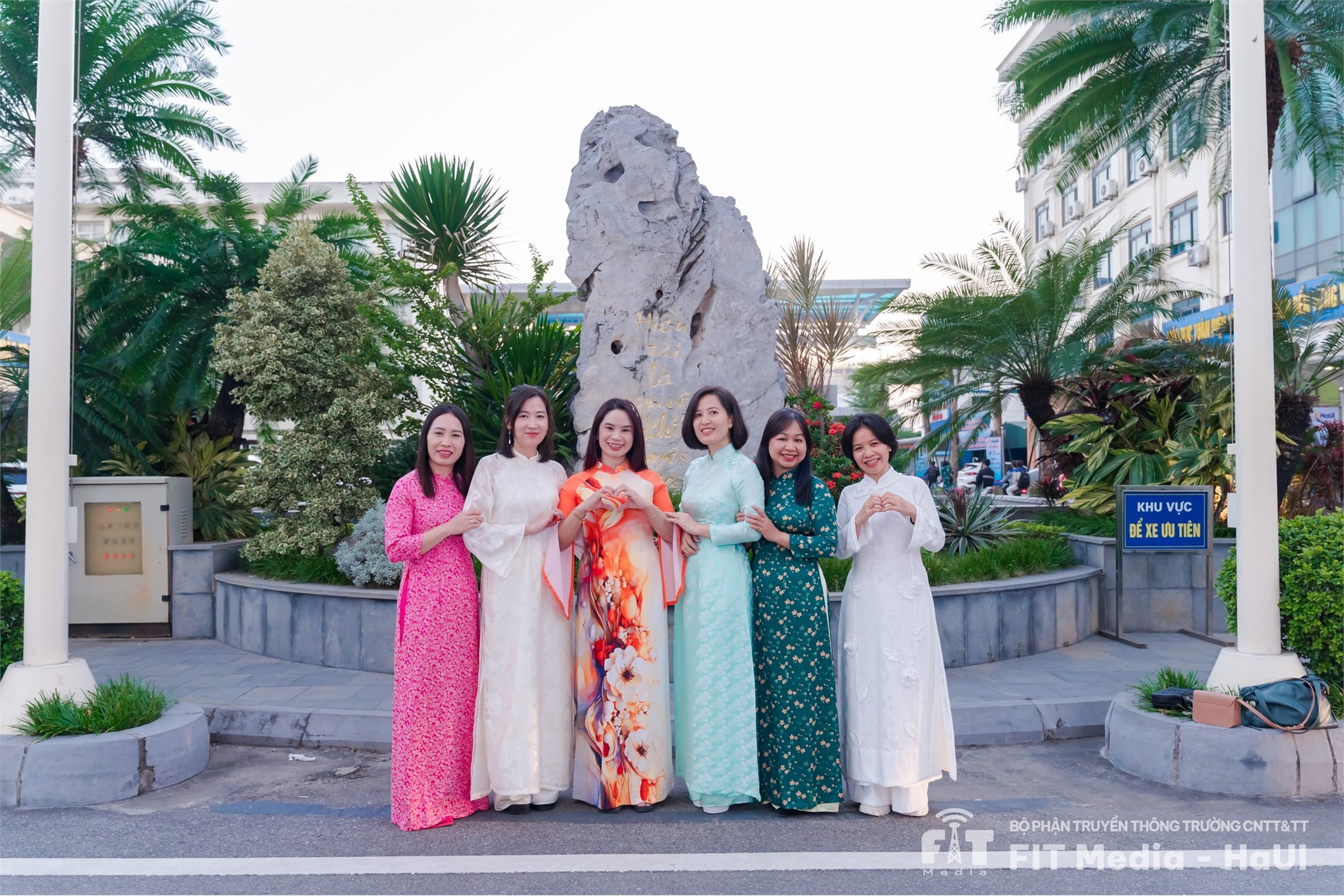 Phát động `Tuần lễ áo dài năm 2026`