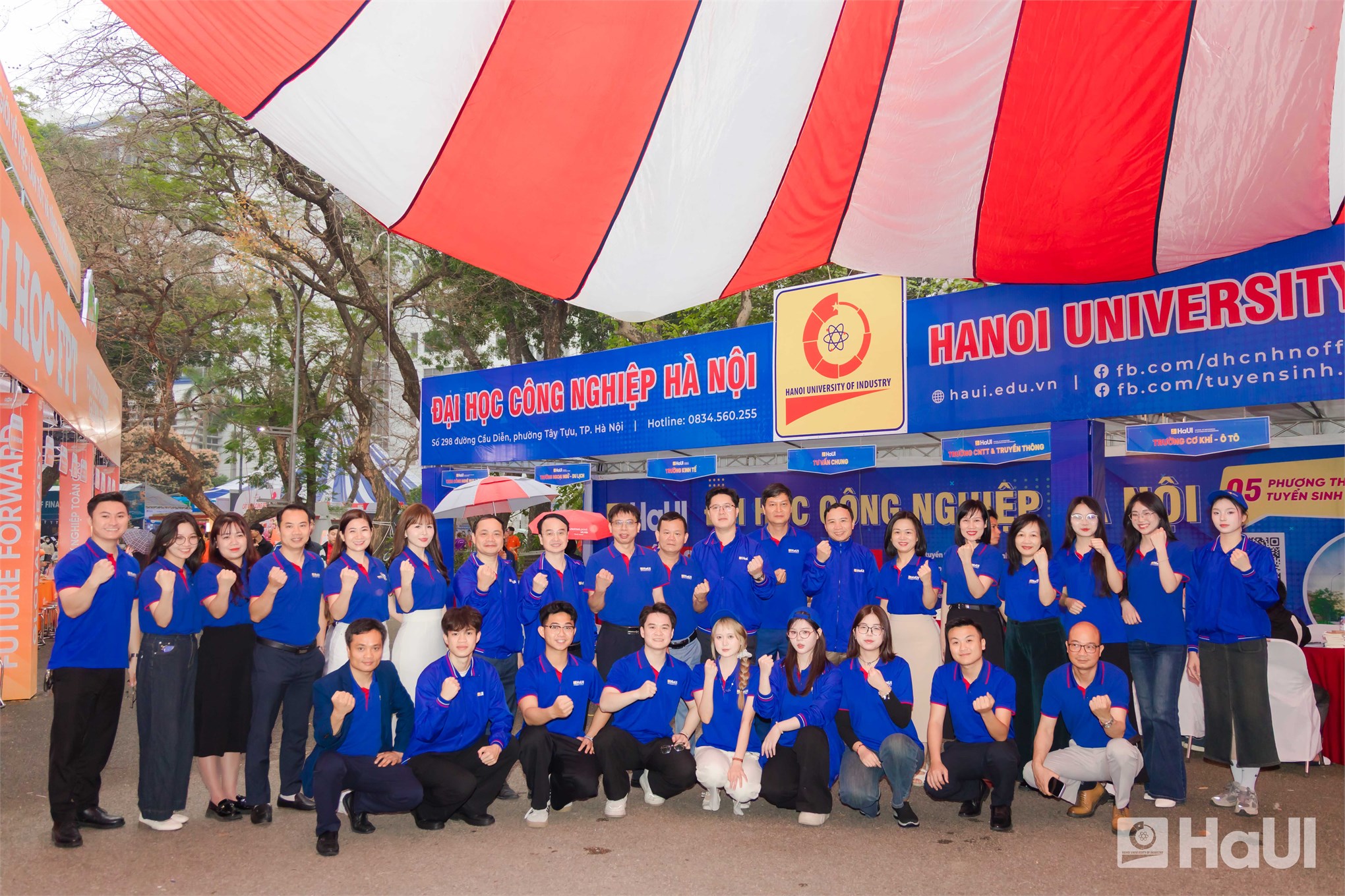 Gian tư vấn SICT – HaUI thu hút đông đảo học sinh tại Ngày hội Tư vấn tuyển sinh – Hướng nghiệp 2026