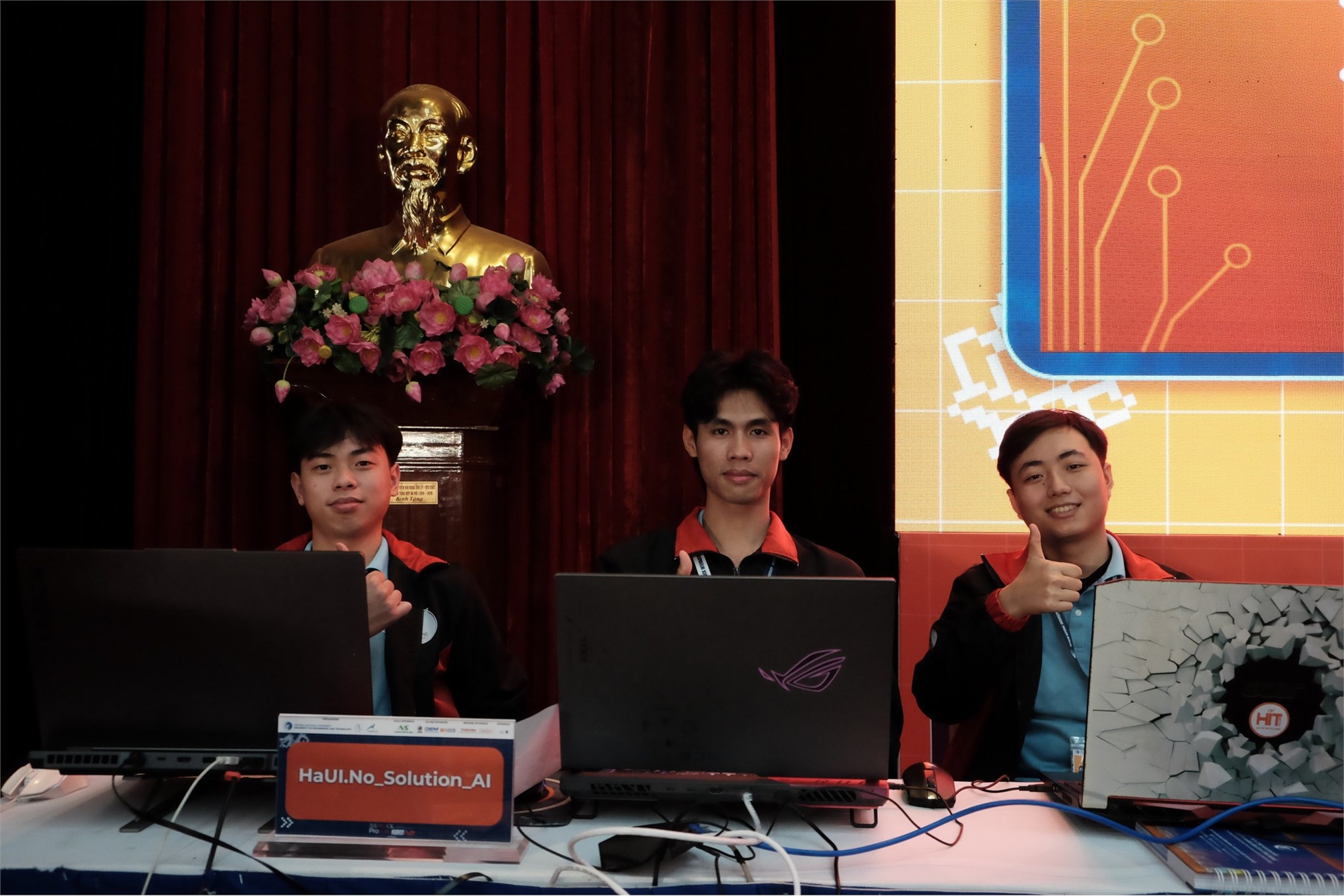Chúc mừng đội HaUI.No_Solution_AI vào Chung kết NAPROCK PROCON Quốc tế 2026