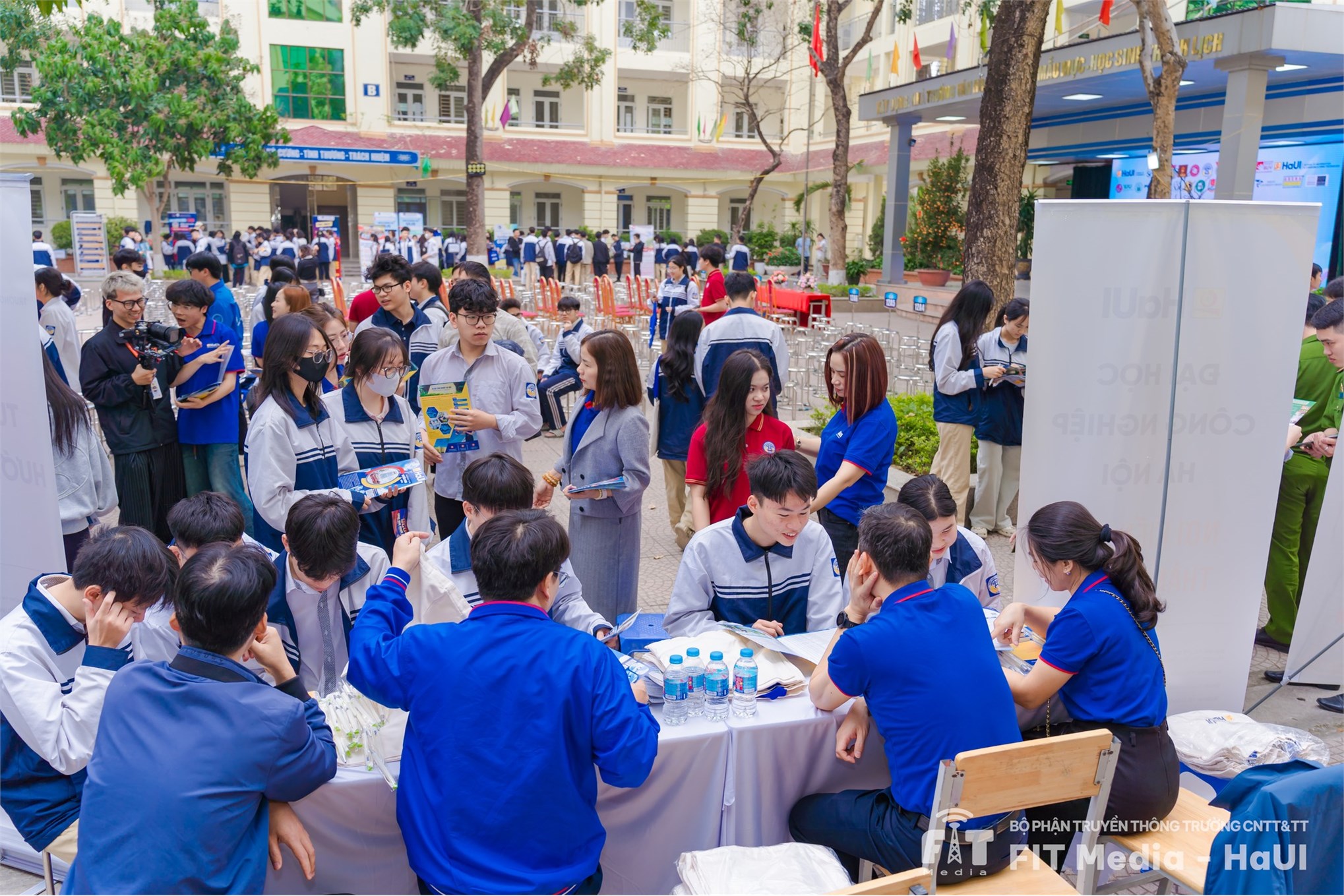Trường Công nghệ thông tin và Truyền thông – Đại học Công nghiệp Hà Nội tư vấn tuyển sinh tại Trường THPT Thượng Cát