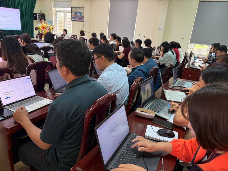Tập huấn “Ứng dụng AI trong quản trị và dạy học” – Lan tỏa tri thức công nghệ tới giáo dục phổ thông