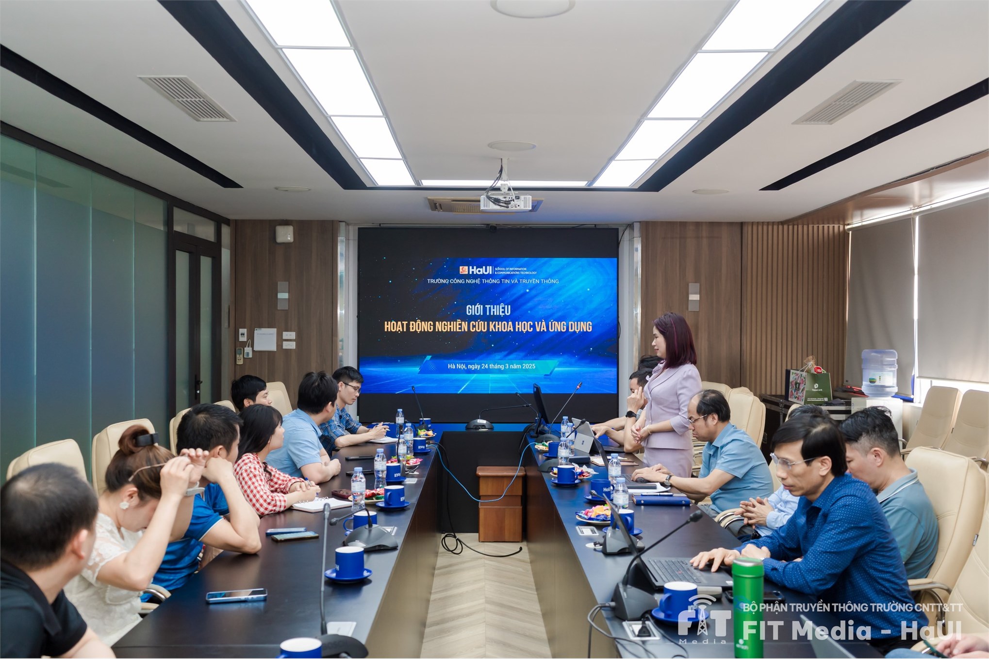 Tọa đàm hợp tác đào tạo sau đại học và nghiên cứu