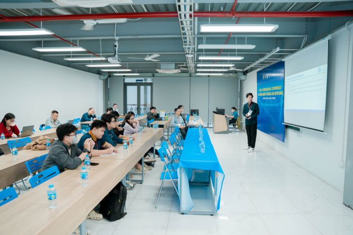 Sinh viên SICT–HaUI tự tin tỏa sáng tại Hội thảo quốc tế ICISN 2026