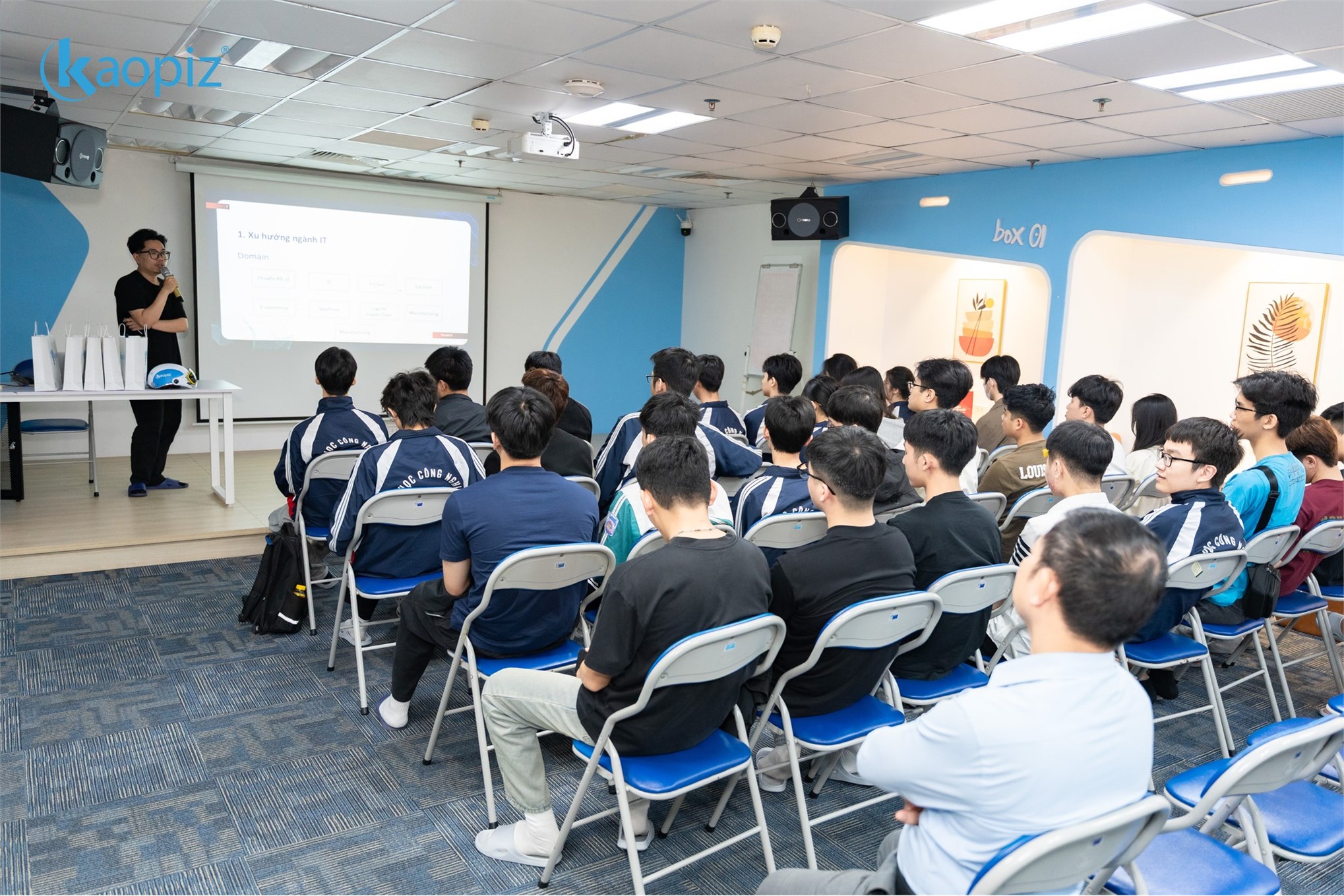 Sinh viên SICT – HaUI tham quan doanh nghiệp Kaopiz Holdings: Hành trình kết nối lý thuyết với thực tiễn