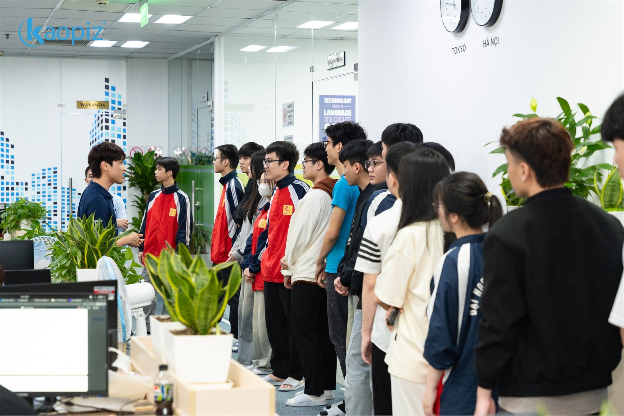Sinh viên SICT – HaUI tham quan doanh nghiệp Kaopiz Holdings: Hành trình kết nối lý thuyết với thực tiễn