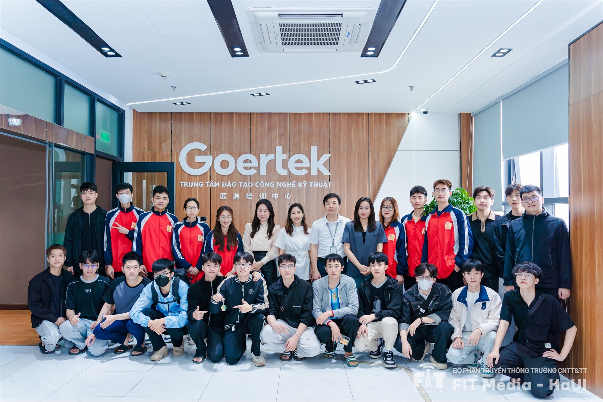 Sinh viên SICT trải nghiệm thực tế tại doanh nghiệp Goertek Việt Nam