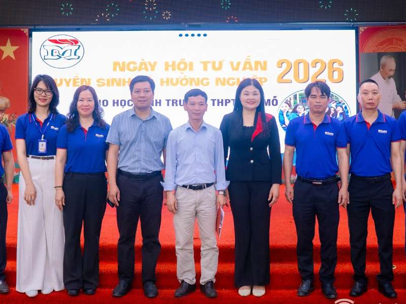 Sôi động Ngày hội tư vấn, hướng nghiệp 2026 tại Trường THPT Đại Mỗ