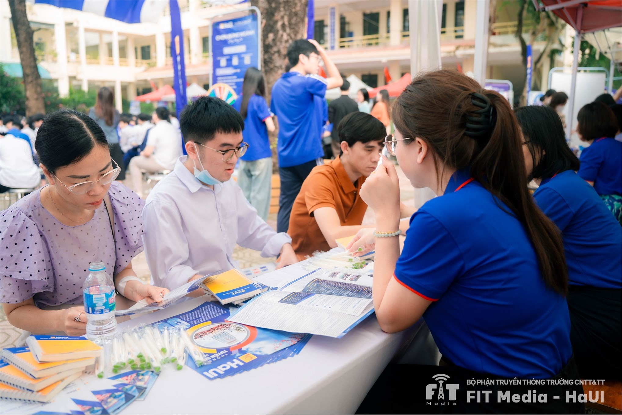 Sôi động Ngày hội tư vấn, hướng nghiệp 2026 tại Trường THPT Đại Mỗ