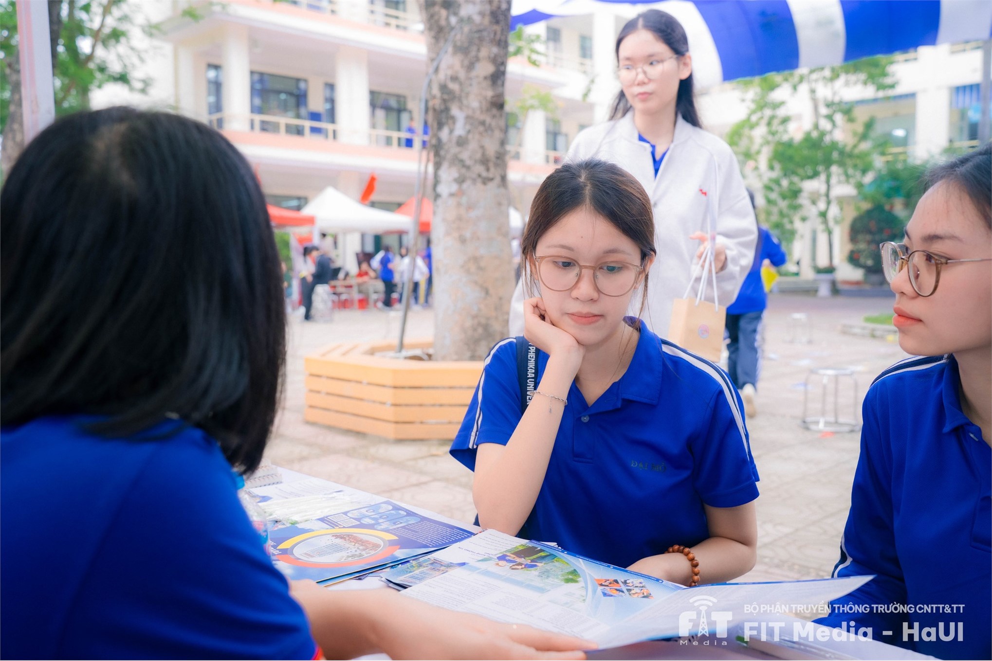 Sôi động Ngày hội tư vấn, hướng nghiệp 2026 tại Trường THPT Đại Mỗ