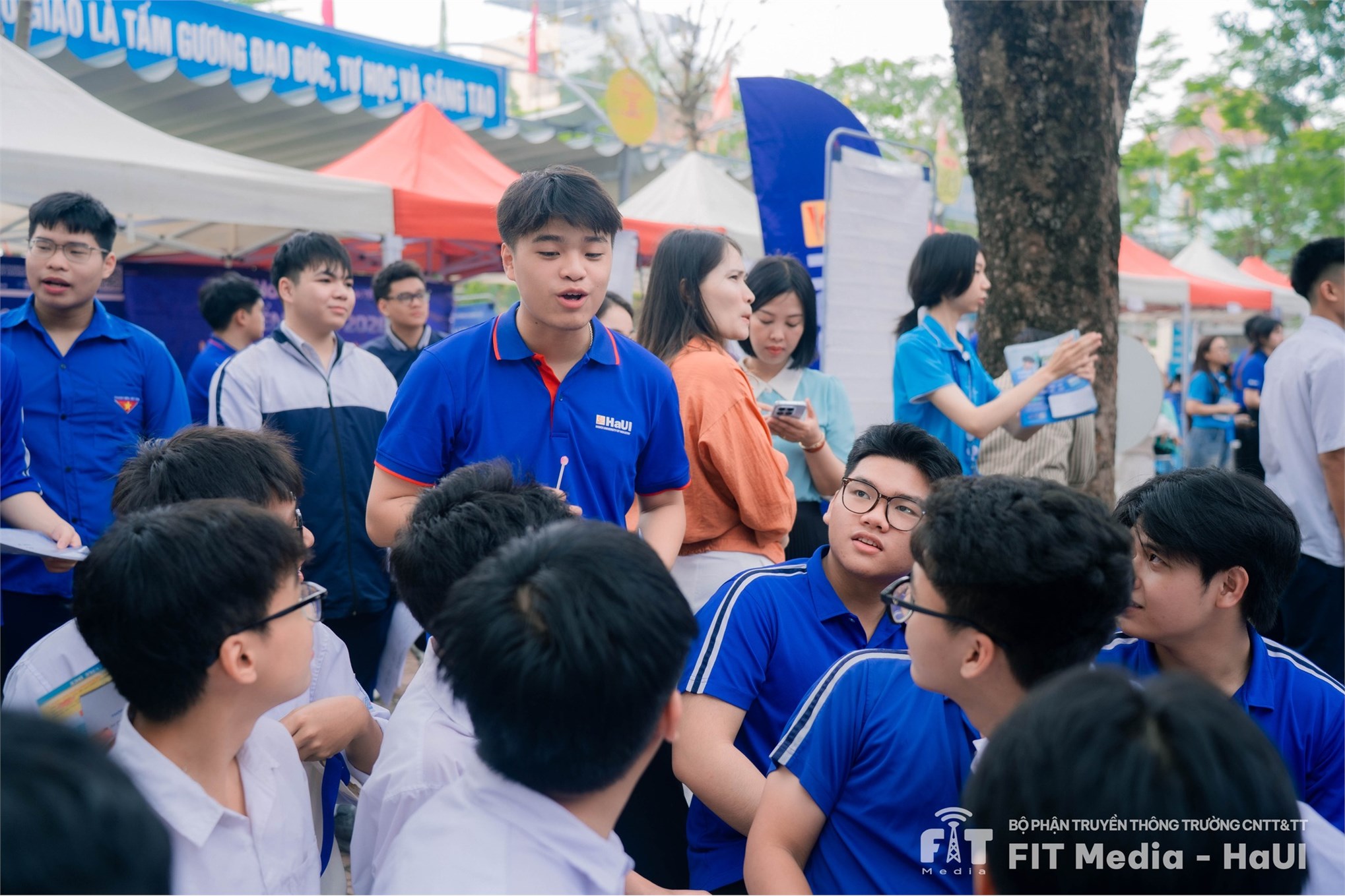 Sôi động Ngày hội tư vấn, hướng nghiệp 2026 tại Trường THPT Đại Mỗ