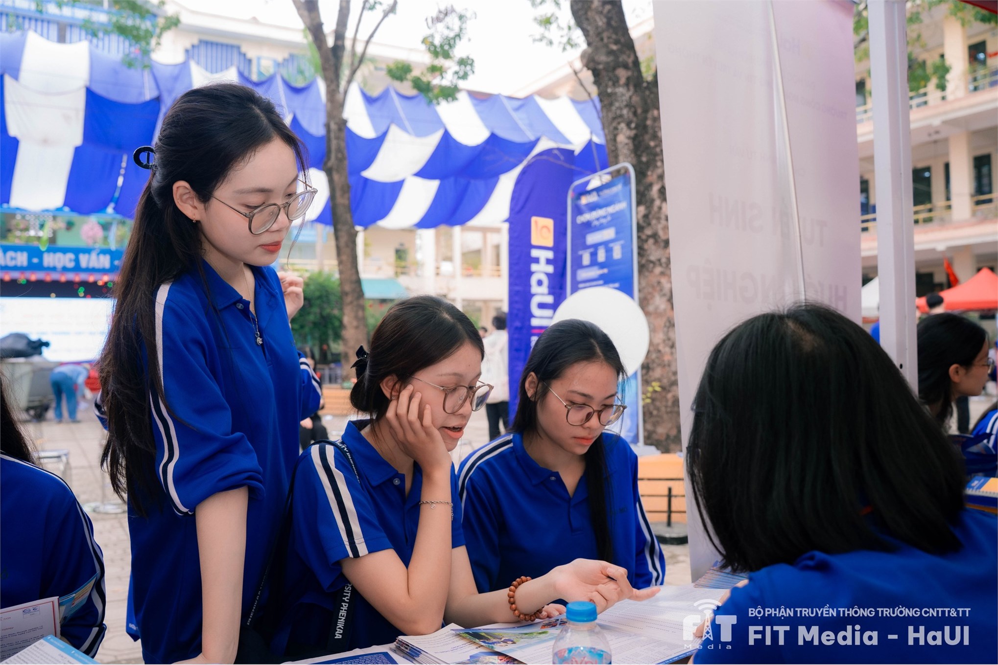 Sôi động Ngày hội tư vấn, hướng nghiệp 2026 tại Trường THPT Đại Mỗ