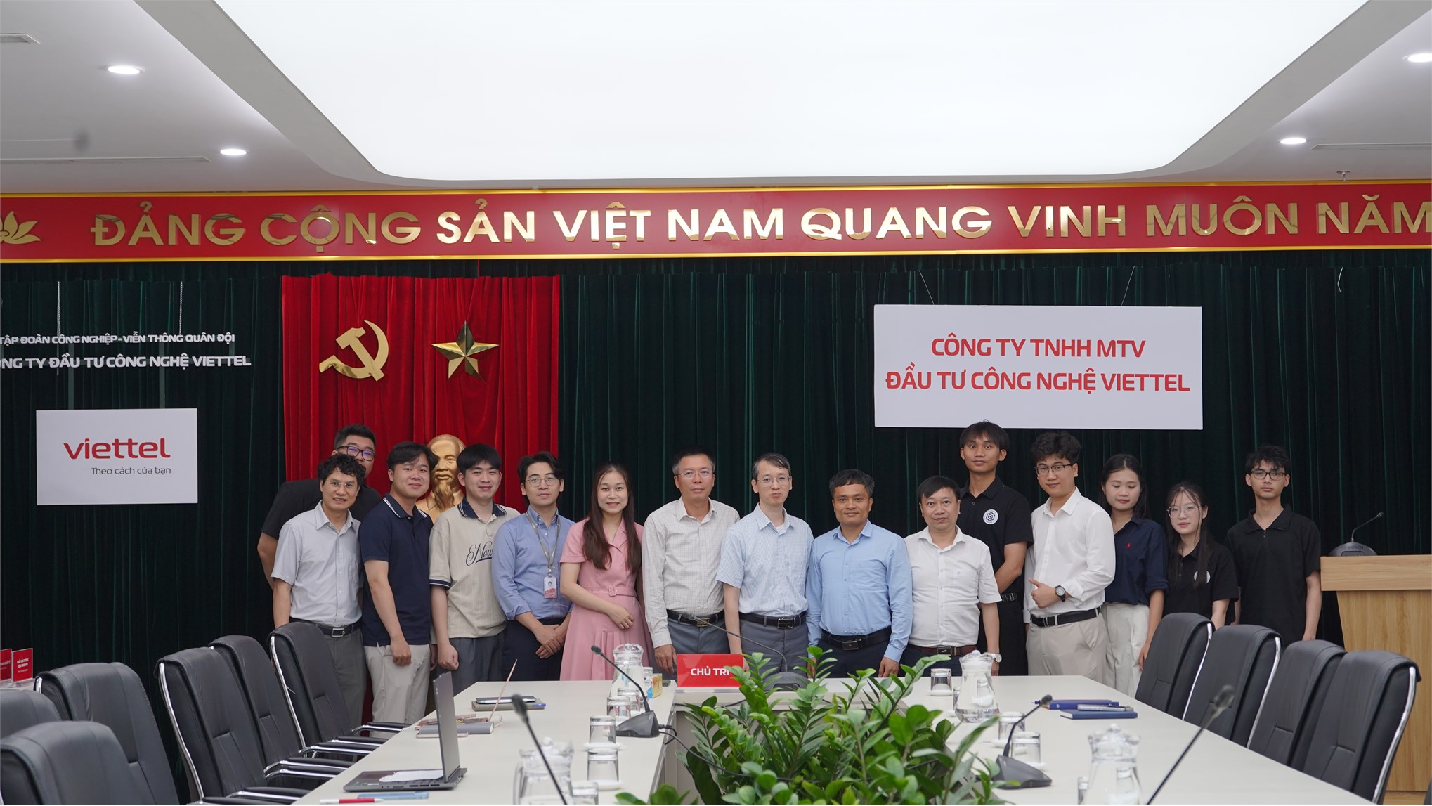 Tăng cường kết nối doanh nghiệp – Đẩy mạnh đào tạo thực tiễn: Lễ ký kết Biên bản ghi nhớ hợp tác giữa Viettel và Đại học Công nghiệp Hà Nội