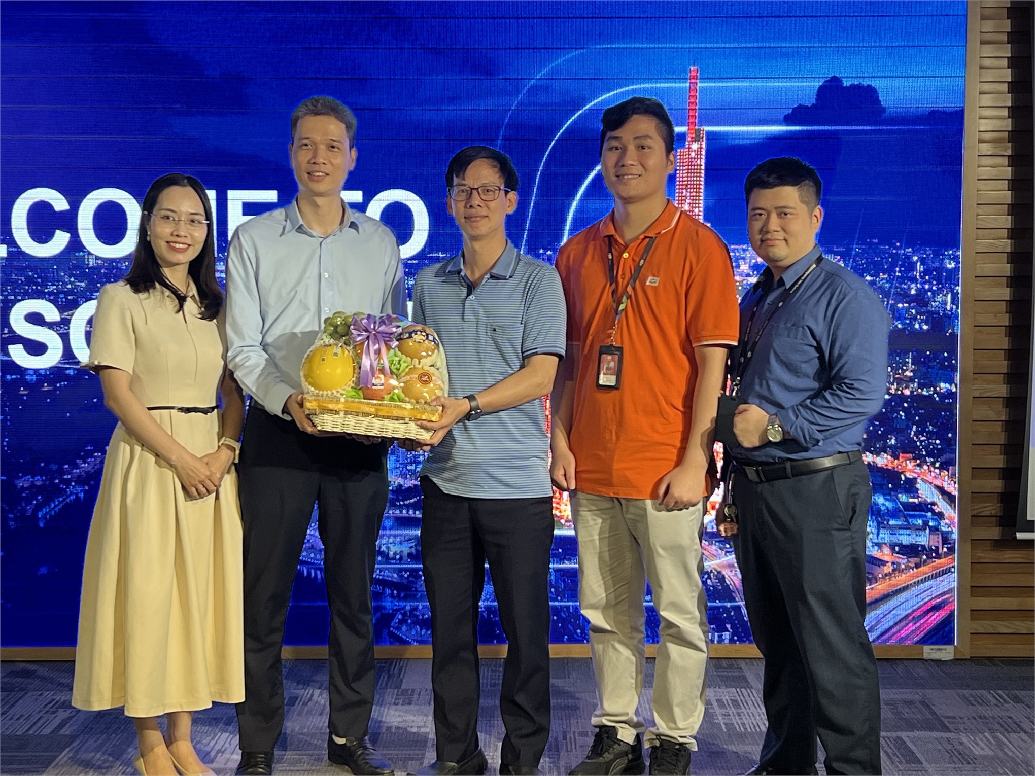 Sinh viên Trường Công nghệ Thông tin và Truyền thông – Đại học Công nghiệp Hà Nội tham quan, trải nghiệm thực tế tại FPT Software Hòa Lạc