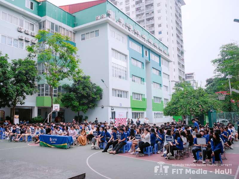 Không khí sôi động tại Ngày hội tư vấn, hướng nghiệp 2026 ở Trường Liên cấp THCS & THPT Lê Quý Đôn