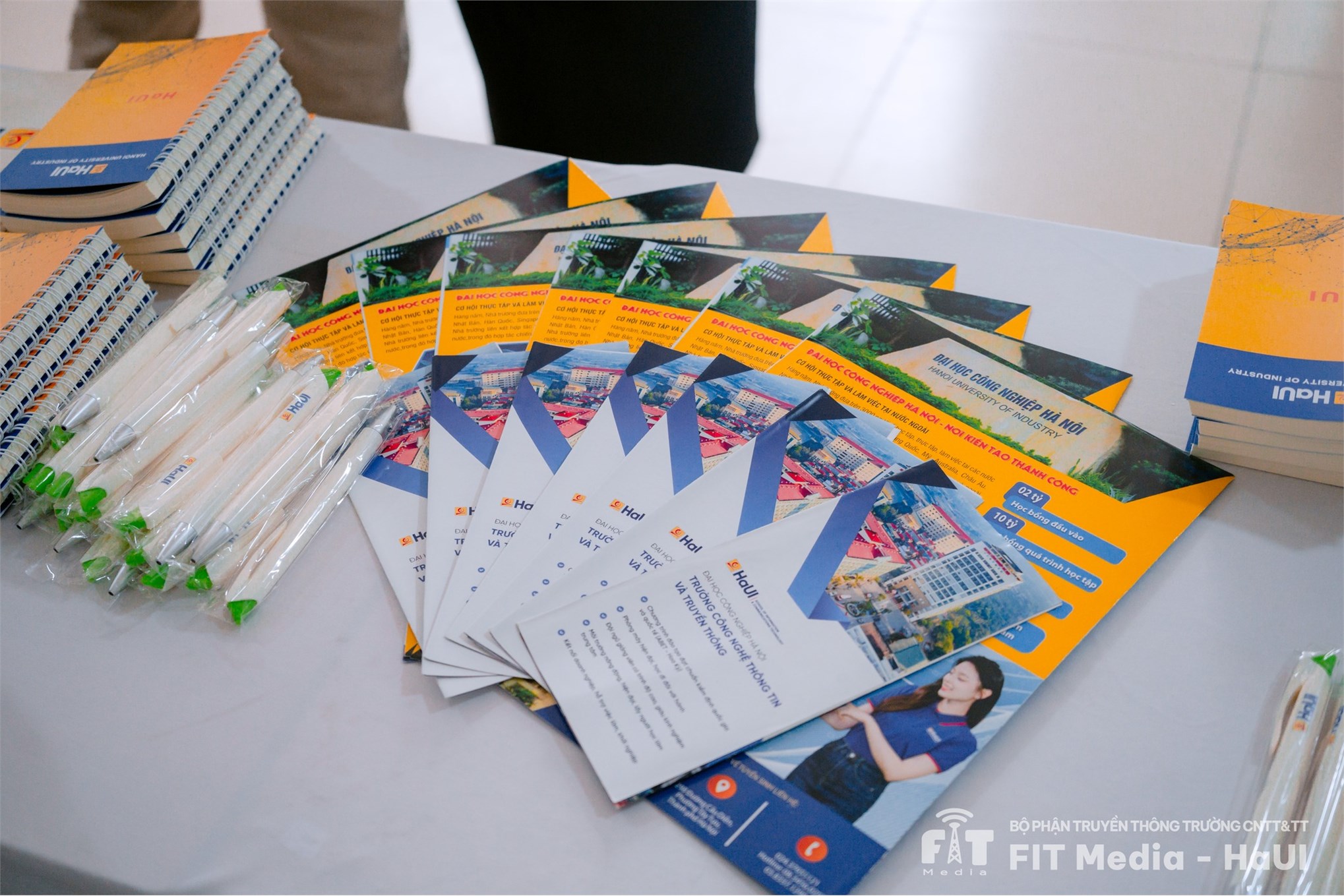 Không khí sôi động tại Ngày hội tư vấn, hướng nghiệp 2026 ở Trường Liên cấp THCS & THPT Lê Quý Đôn