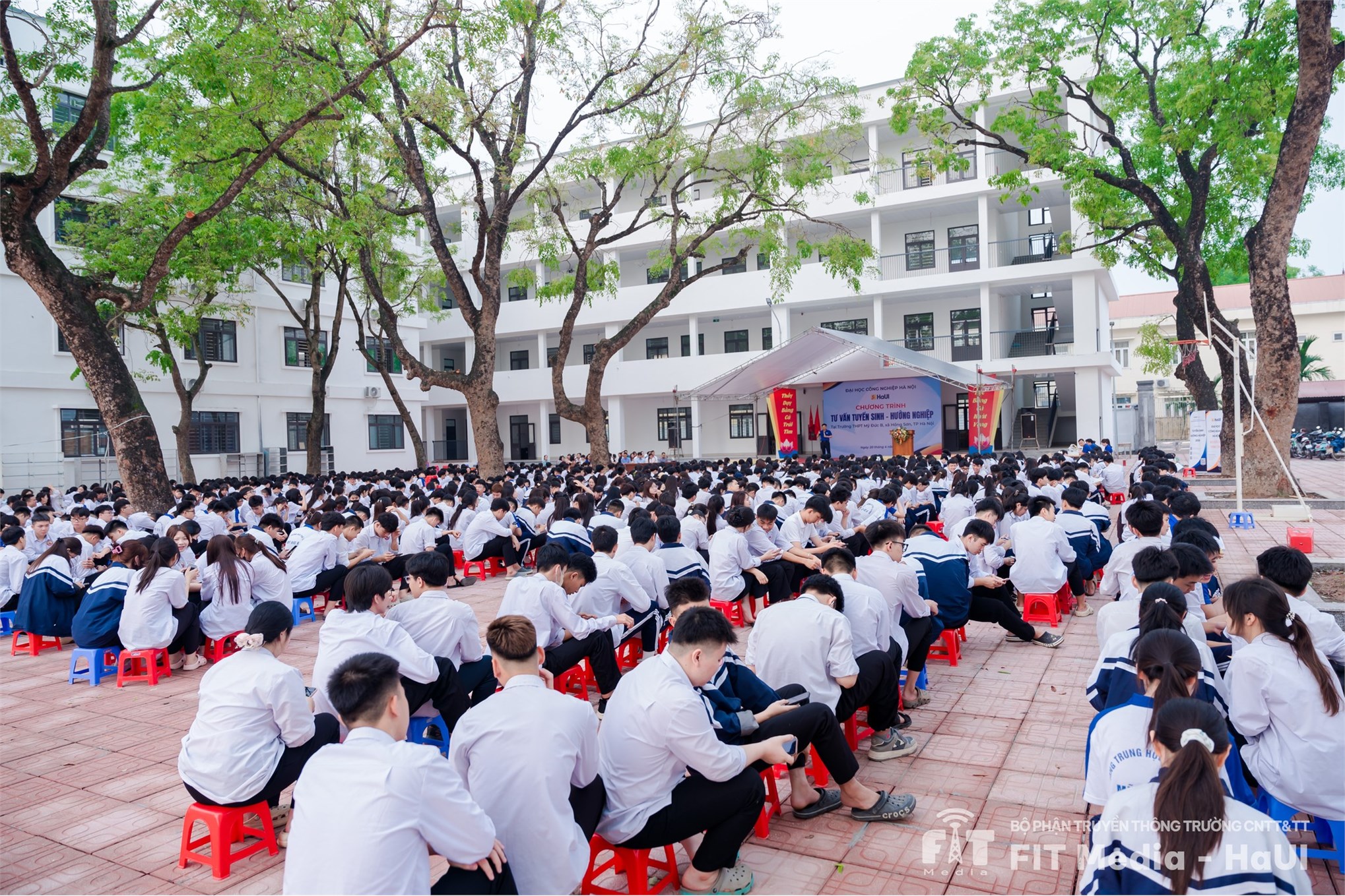 THPT Mỹ Đức B sôi động cùng hoạt động tư vấn tuyển sinh 2026 của Trường Công nghệ Thông tin và Truyền thông – Đại học Công nghiệp Hà Nội