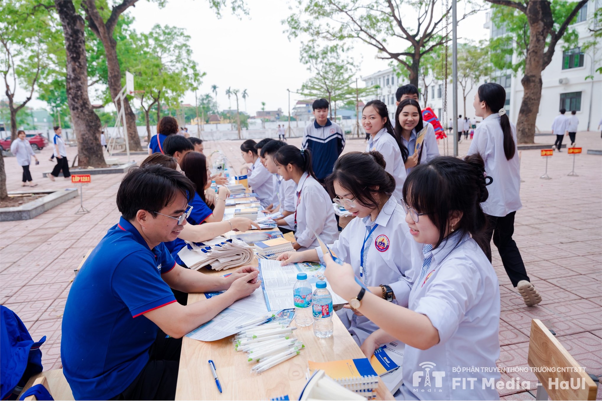 THPT Mỹ Đức B sôi động cùng hoạt động tư vấn tuyển sinh 2026 của Trường Công nghệ Thông tin và Truyền thông – Đại học Công nghiệp Hà Nội