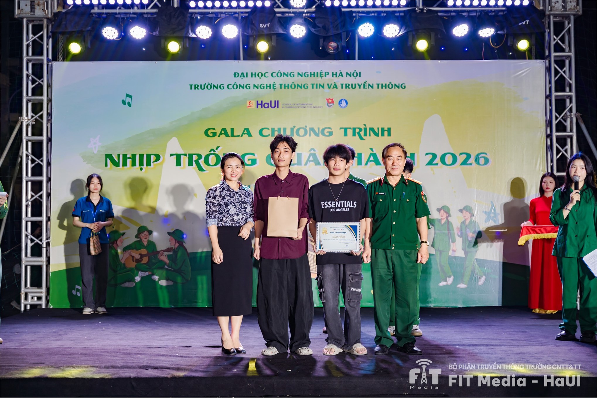 Nhịp trống quân hành 2026 – dấu ấn đẹp trong hành trình tuổi trẻ sinh viên Trường Công nghệ Thông tin và Truyền thông, Đại học Công nghiệp Hà Nội