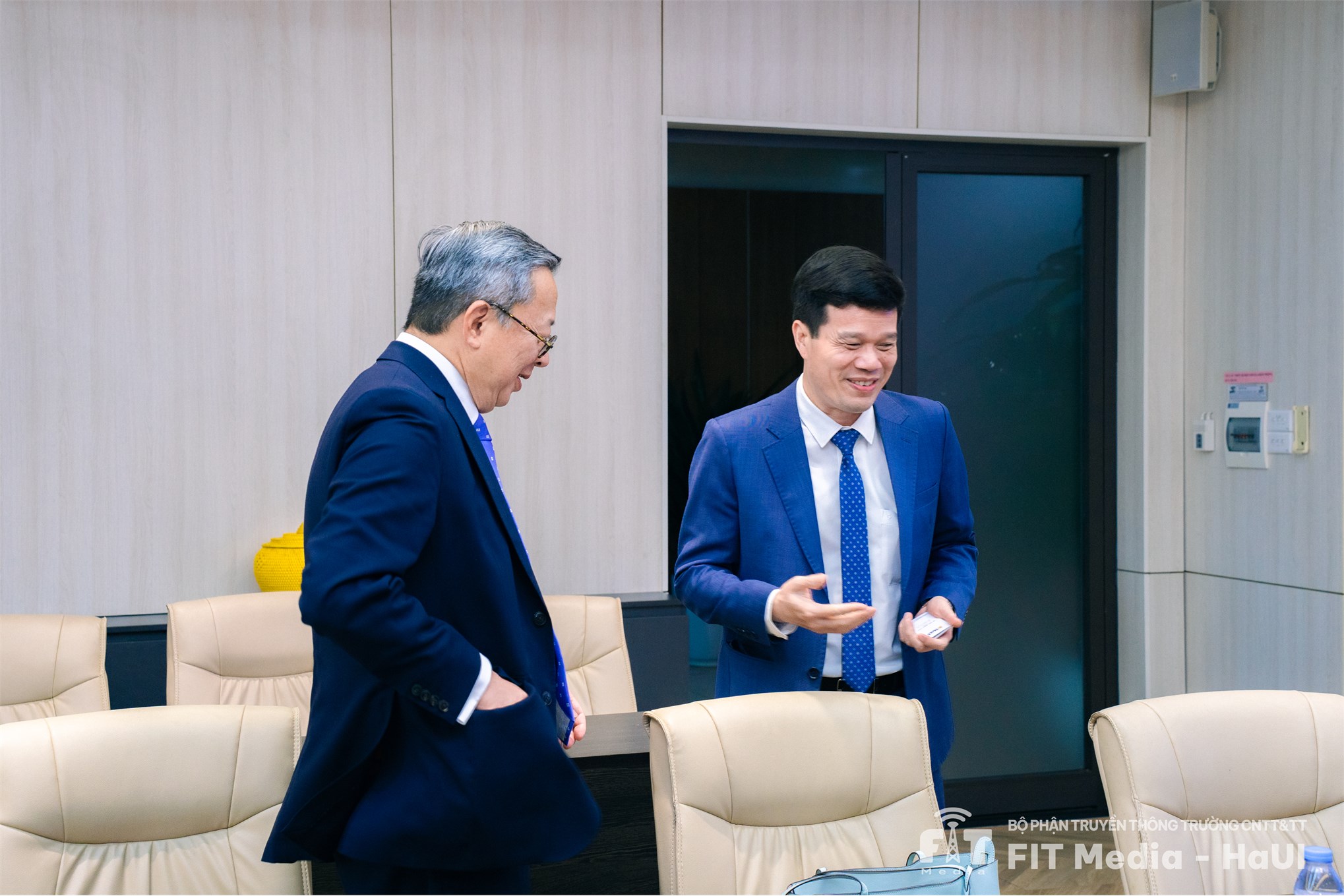 Trường CNTT và Truyền thông thúc đẩy hợp tác nghiên cứu quốc tế cùng Đại học Portsmouth (Anh Quốc)