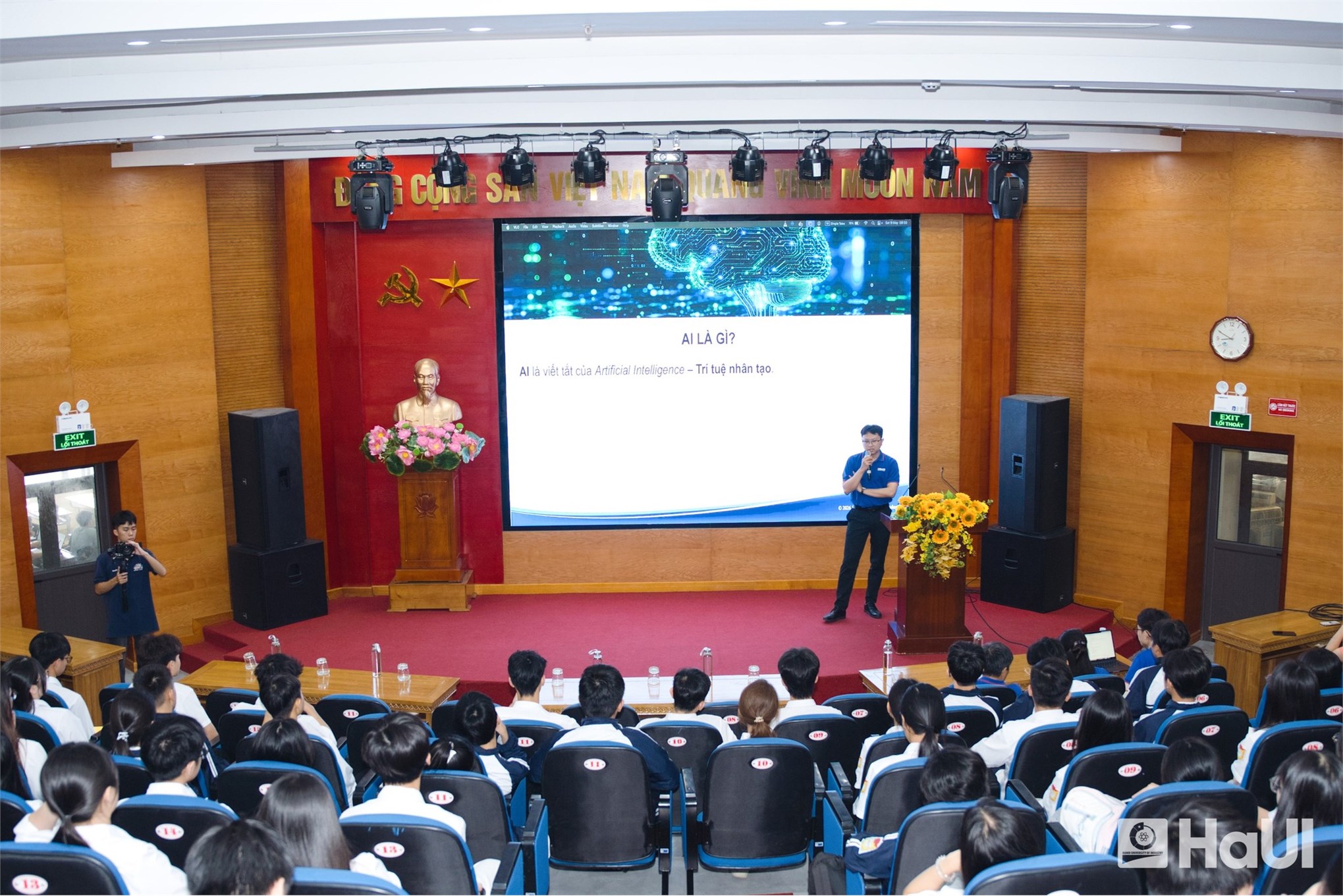 SICT – HaUI Gây Ấn Tượng Tại Ngày Hội STEM – Robotic – AI Và Tư Vấn Tuyển Sinh 2026 Tại Trường THPT Chuyên Hùng Vương