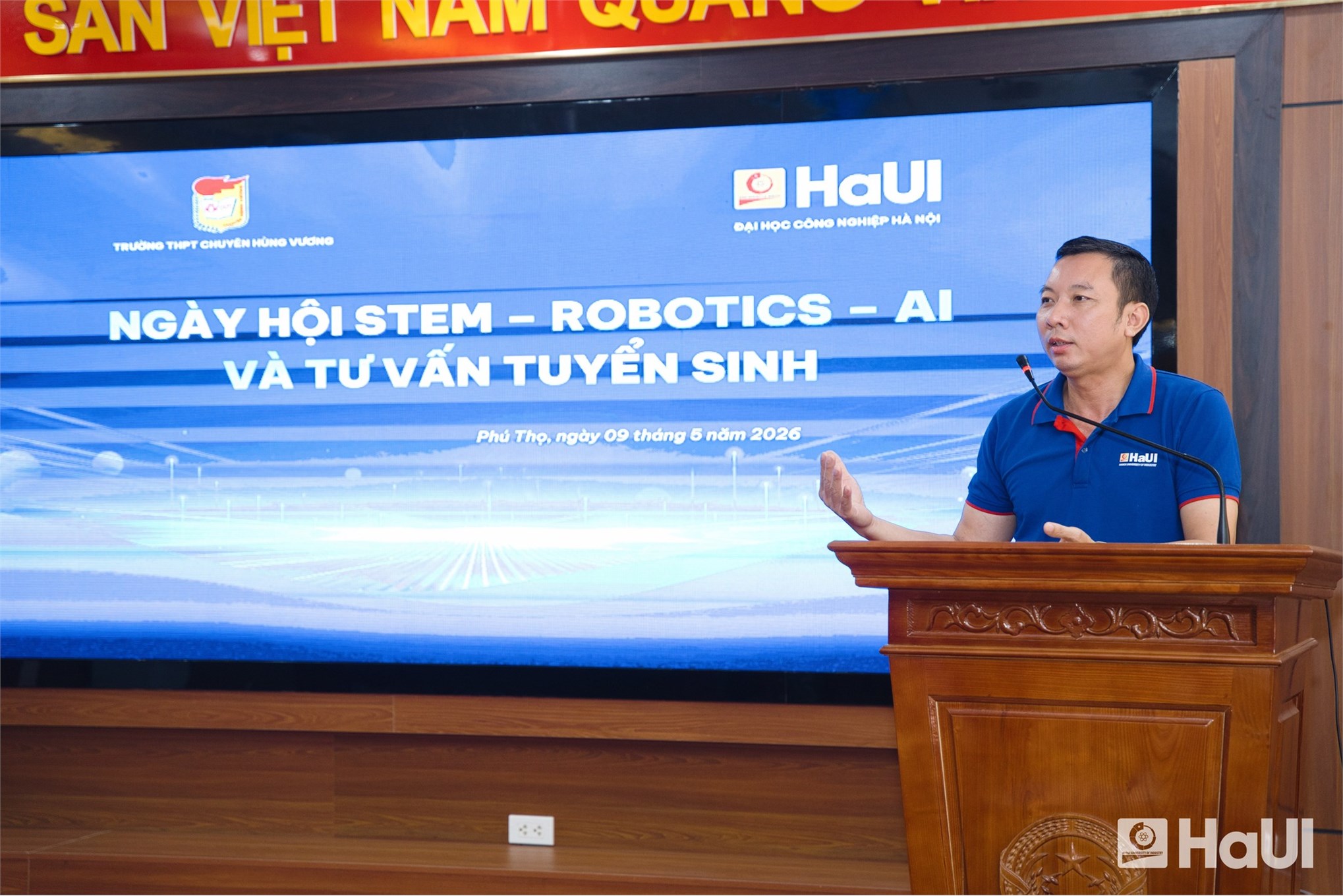 SICT – HaUI Gây Ấn Tượng Tại Ngày Hội STEM – Robotic – AI Và Tư Vấn Tuyển Sinh 2026 Tại Trường THPT Chuyên Hùng Vương