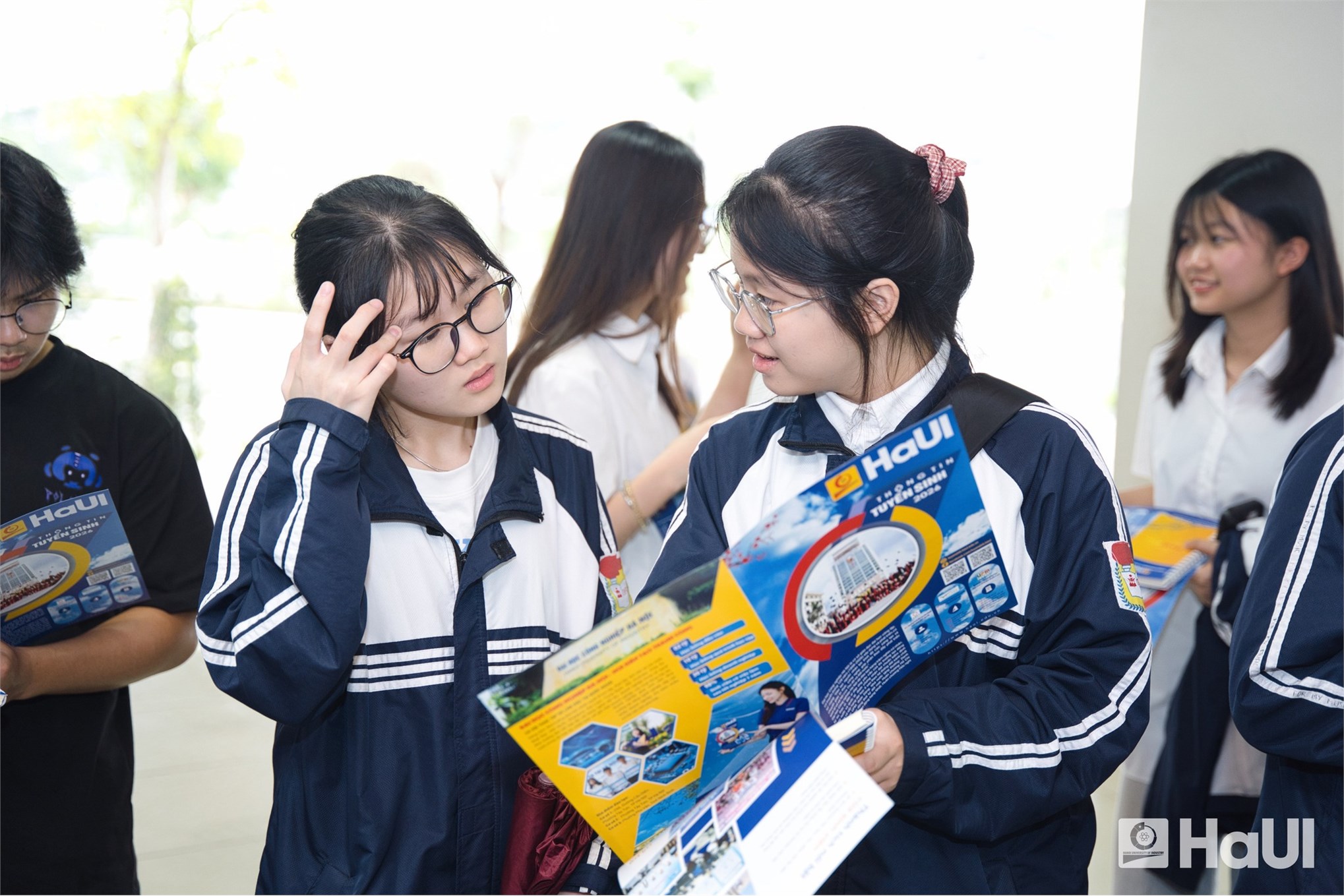 SICT – HaUI Gây Ấn Tượng Tại Ngày Hội STEM – Robotic – AI Và Tư Vấn Tuyển Sinh 2026 Tại Trường THPT Chuyên Hùng Vương