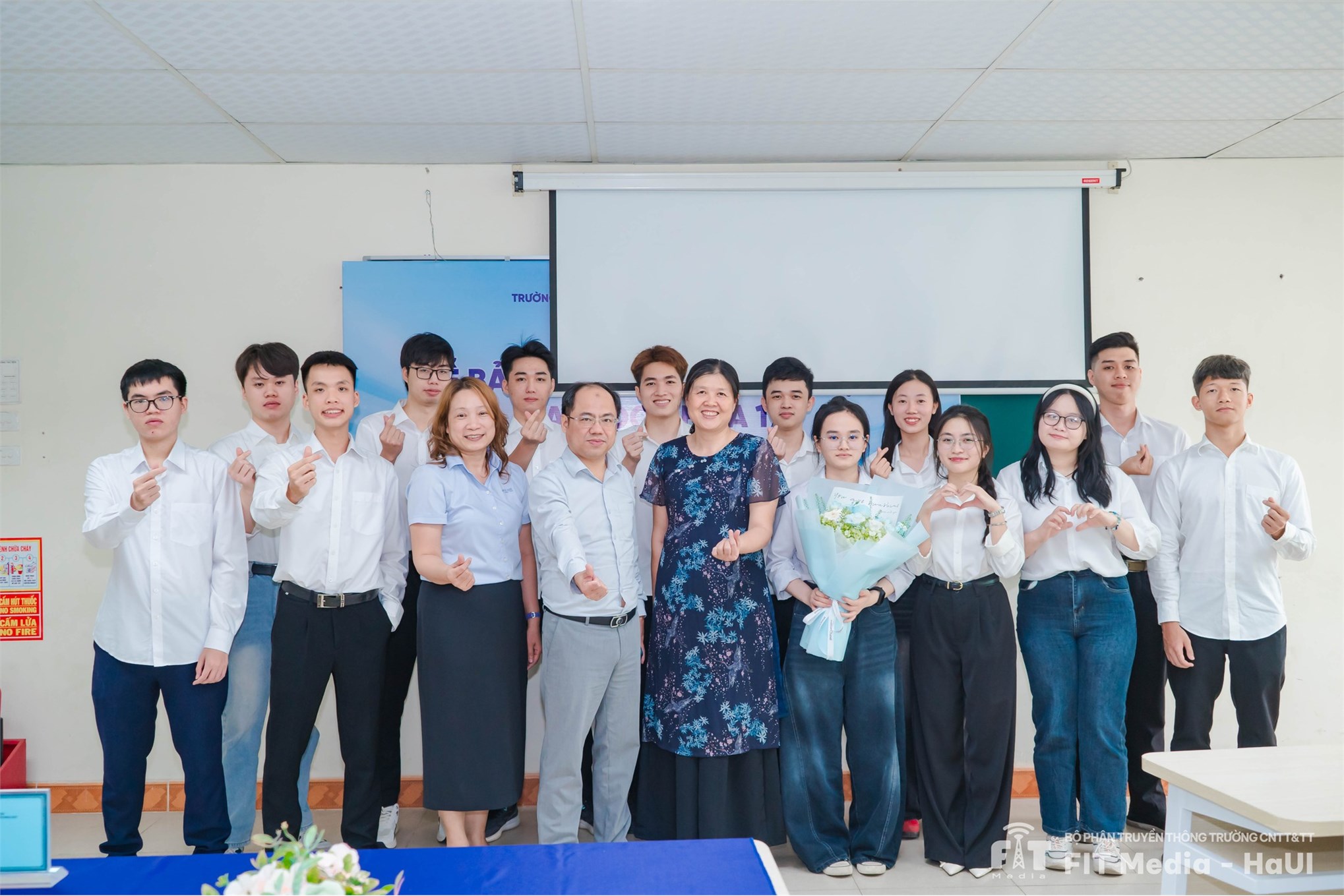 Khép lại thanh xuân giảng đường qua lễ bảo vệ đồ án tốt nghiệp 2026 của sinh viên SICT – HaUI