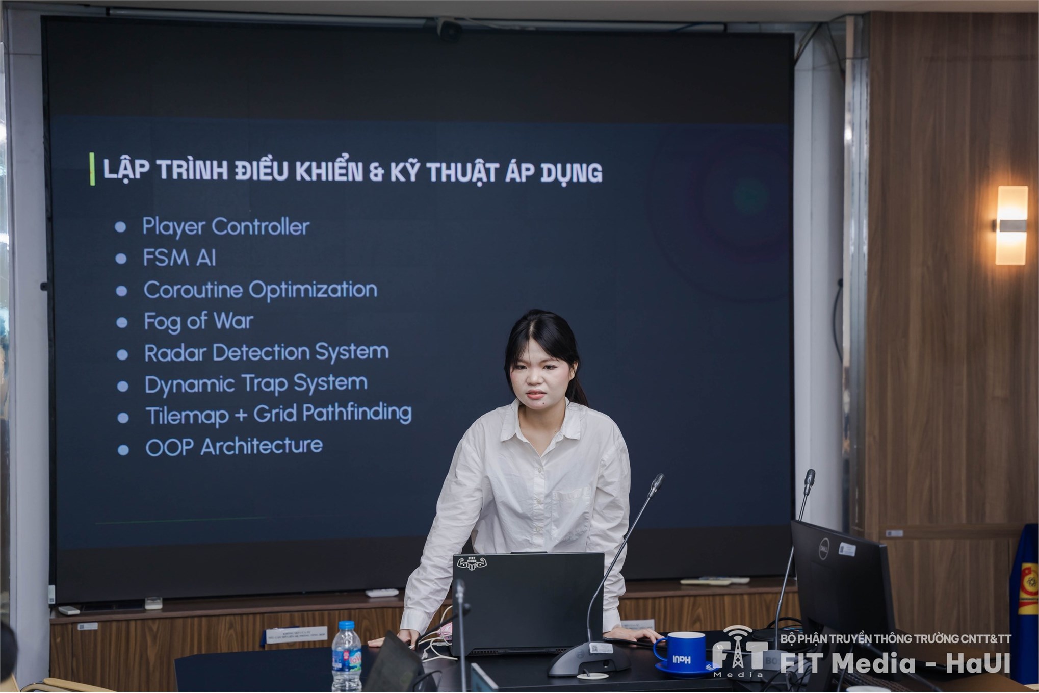 Khóa sinh viên đầu tiên ngành Công nghệ đa phương tiện hoàn thành bảo vệ đồ án tốt nghiệp