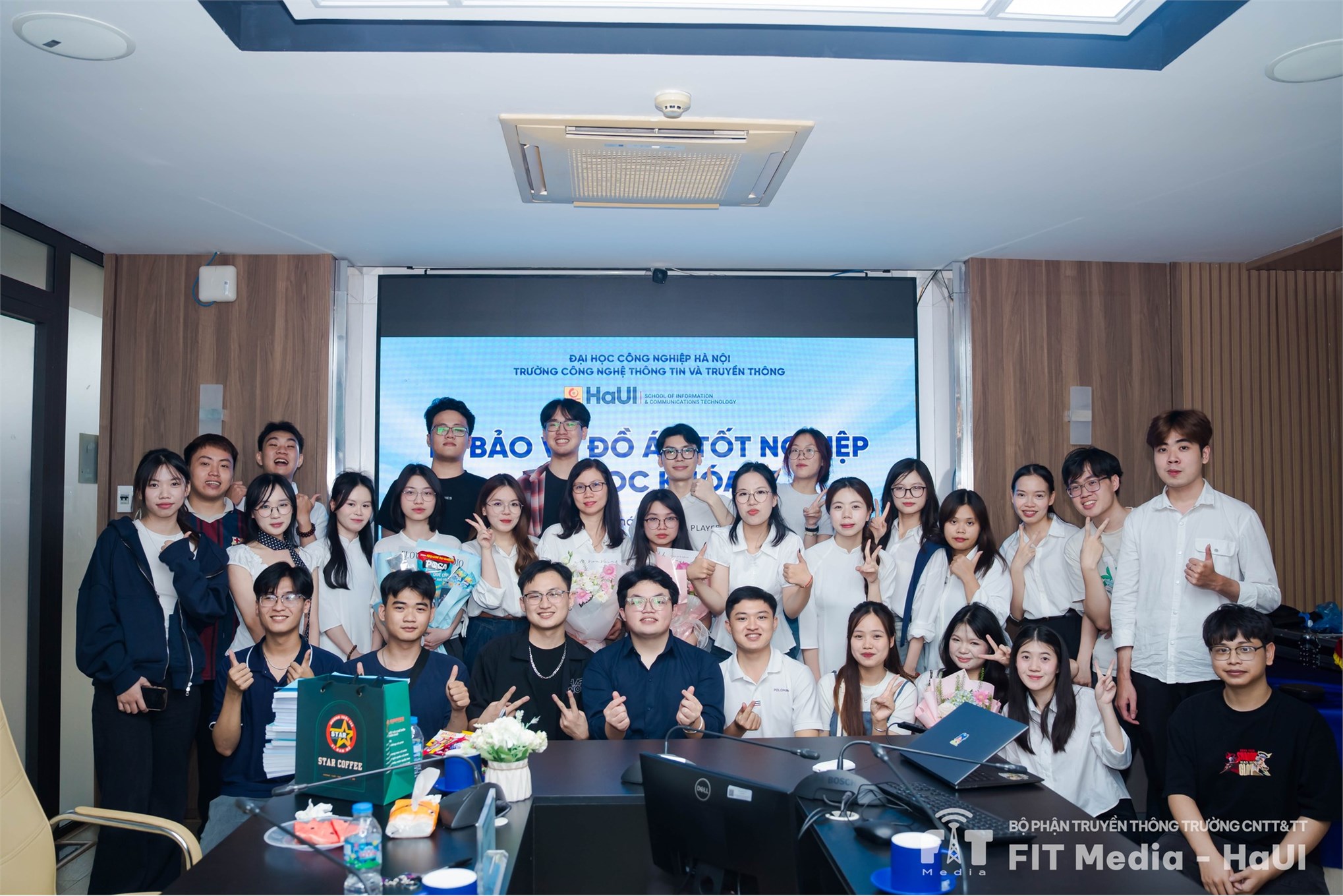 Khóa sinh viên đầu tiên ngành Công nghệ đa phương tiện hoàn thành bảo vệ đồ án tốt nghiệp